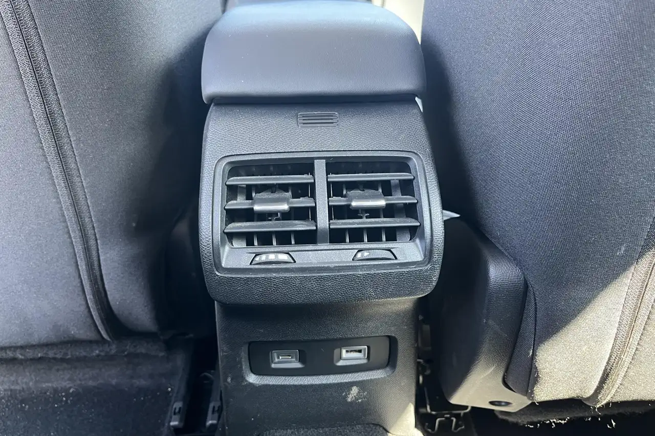 Citroen C4 e-C4 — photo 23