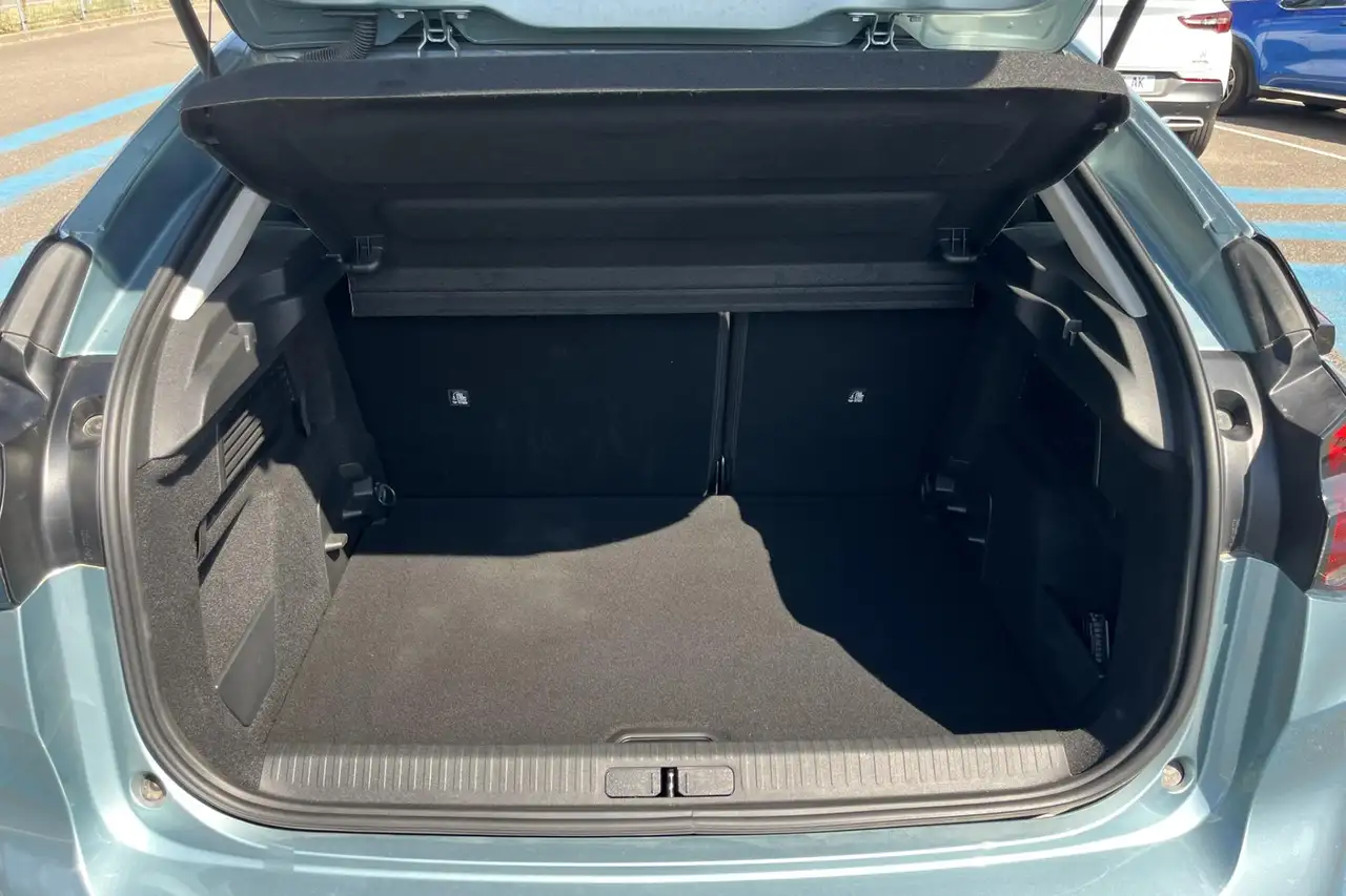 Citroen C4 e-C4 — photo 20