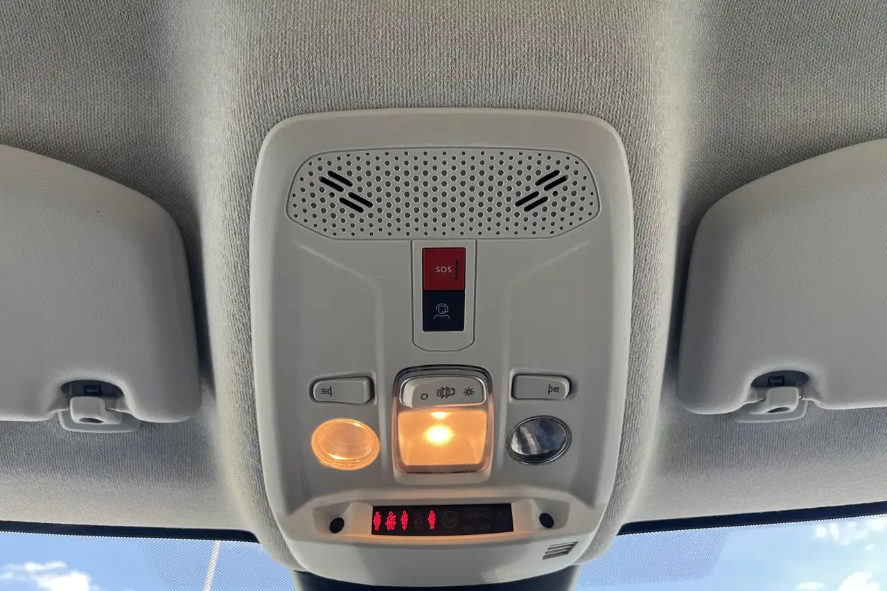 Citroen C4 e-C4 — photo 25