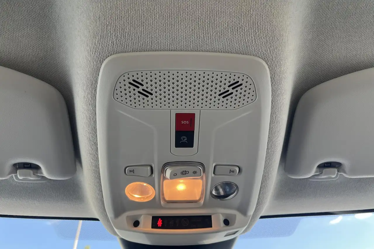 Citroen C4 e-C4 — photo 40