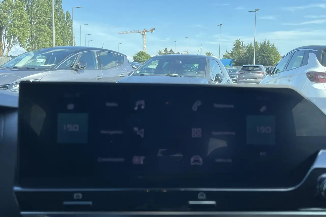 Citroen C4 e-C4 — photo 33