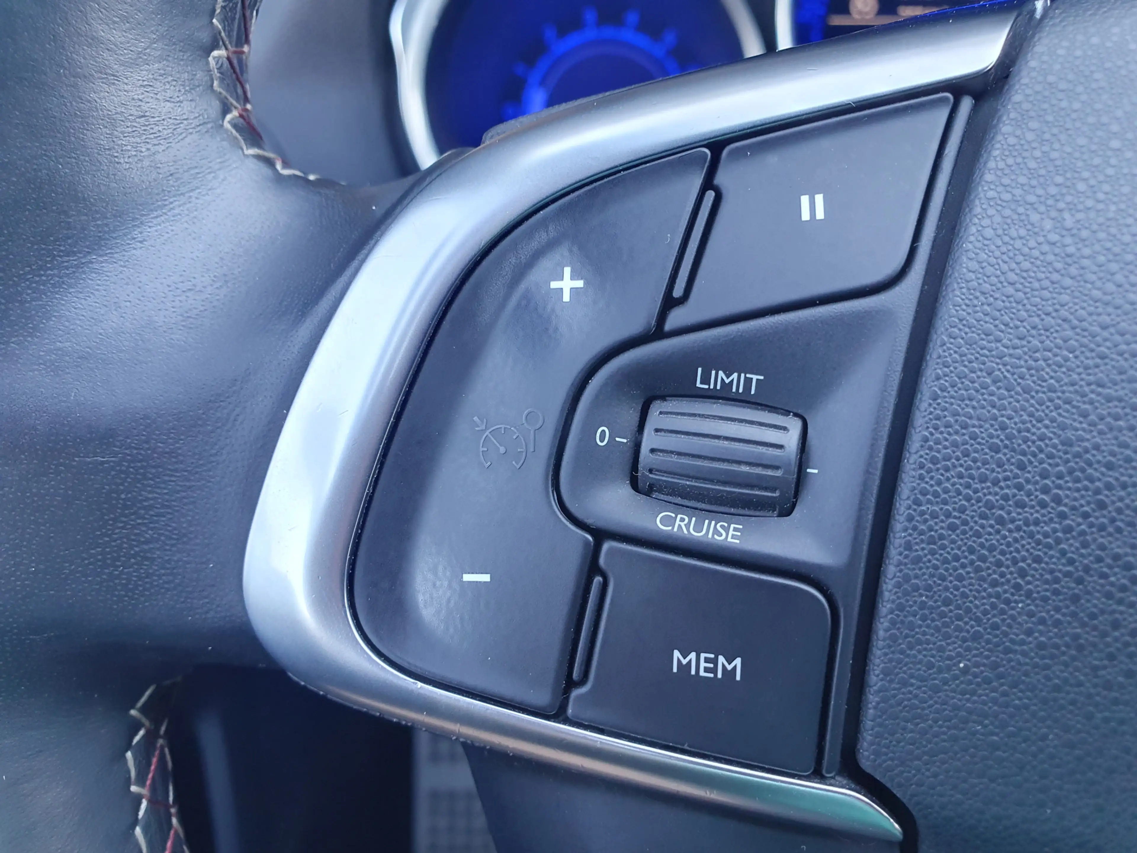 DS Automobiles DS 4 1.2 PureTech Performance Line NAVI/CLIMA/HLEDER/CR — photo 37