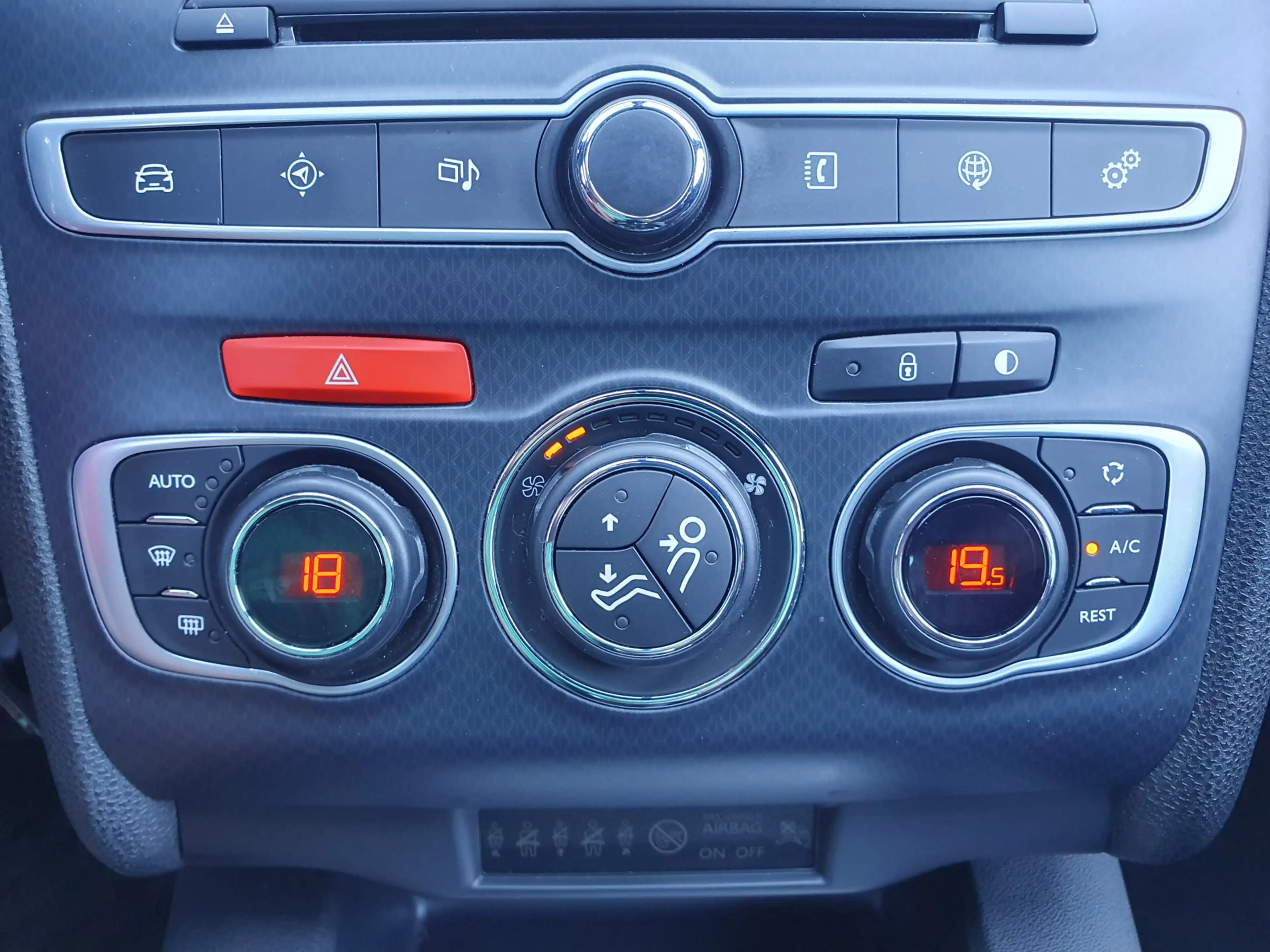 DS Automobiles DS 4 1.2 PureTech Performance Line NAVI/CLIMA/HLEDER/CR — photo 34