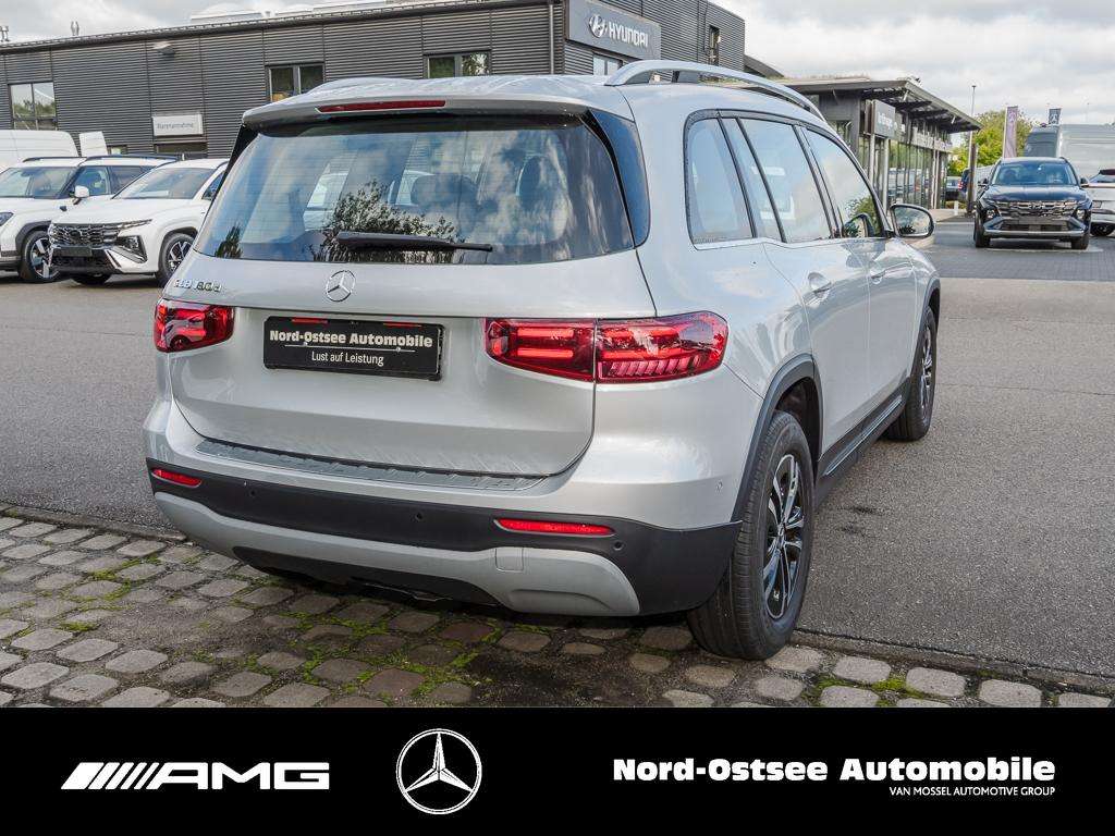 Mercedes-Benz GLB 180
