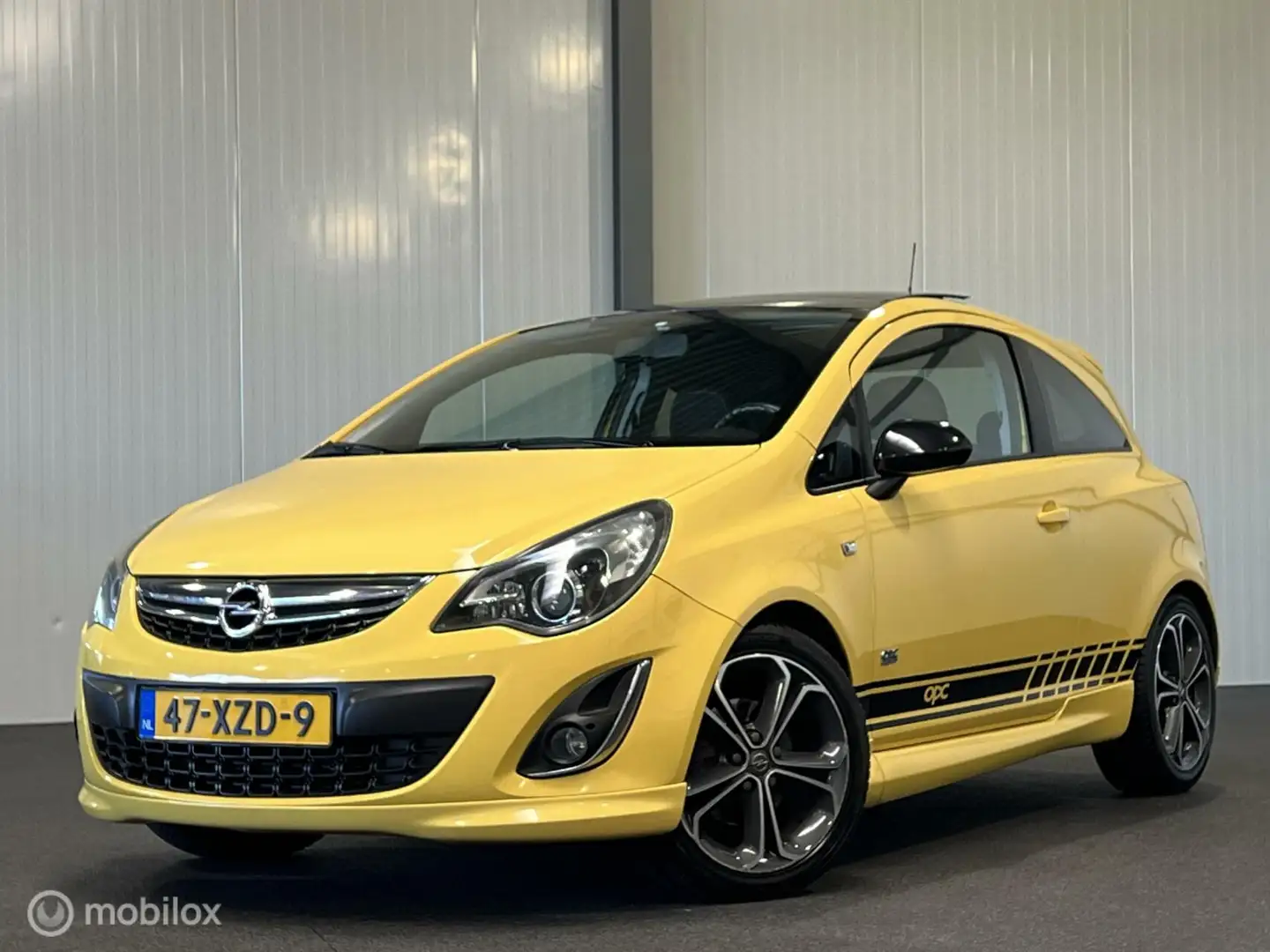 Opel Corsa 1.4 Turbo Cosmo OPC-line [ NAP panorama ] Geel - 1