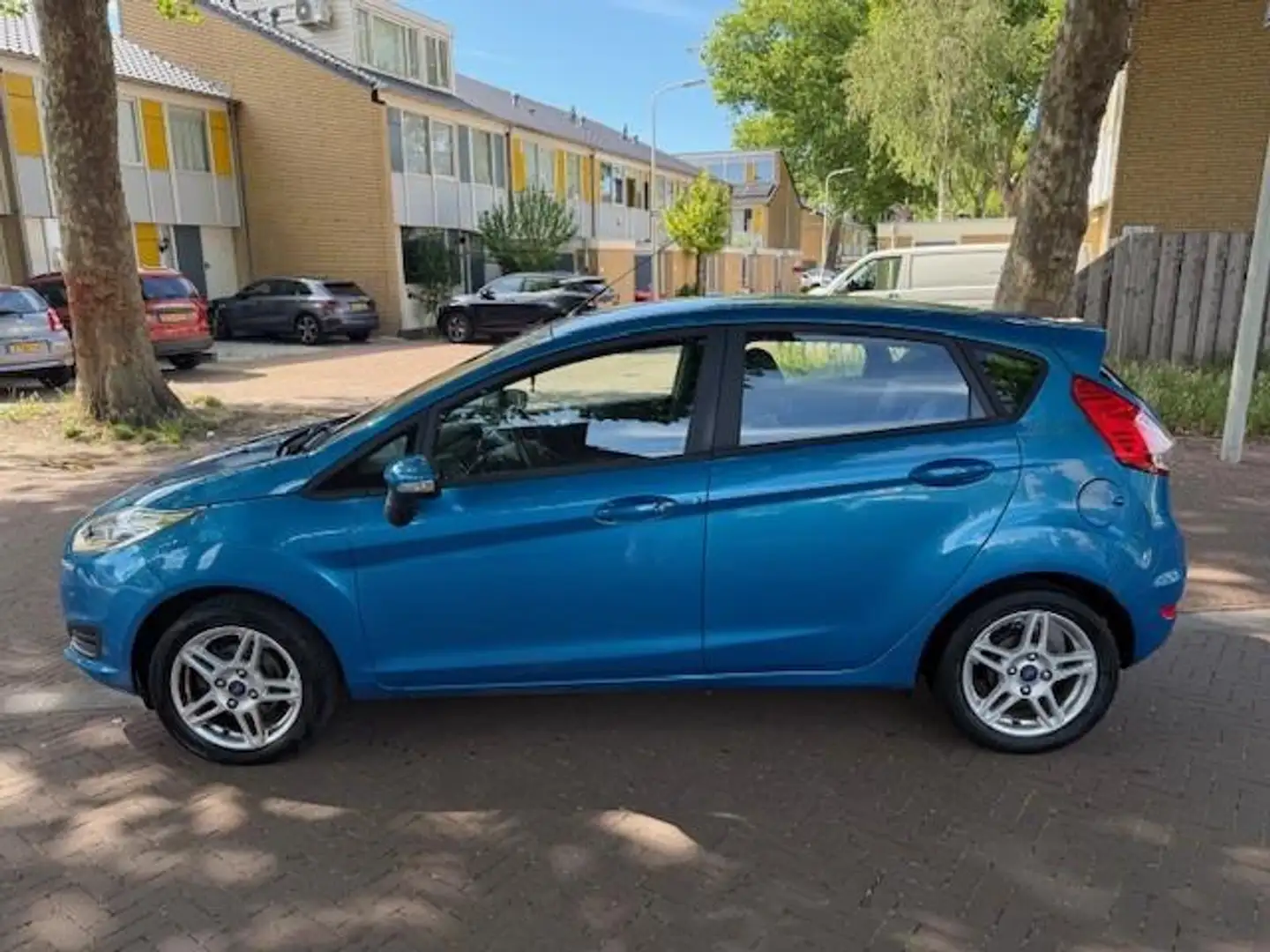 Ford Fiesta Navigatie / Airco / 95.000 NAP / Bouwjaar 2016 Blauw - 2