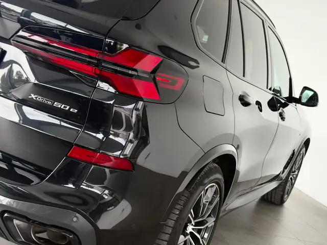 BMW X5 view 8