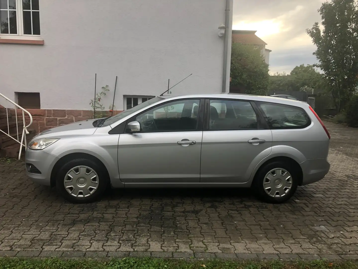 Ford Focus Focus Turnier 1.4 16V Concept Silber - 2