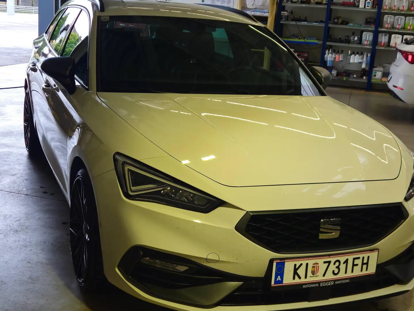 SEAT Leon Leon SP FR 2,0 TDI FR Weiß - 2