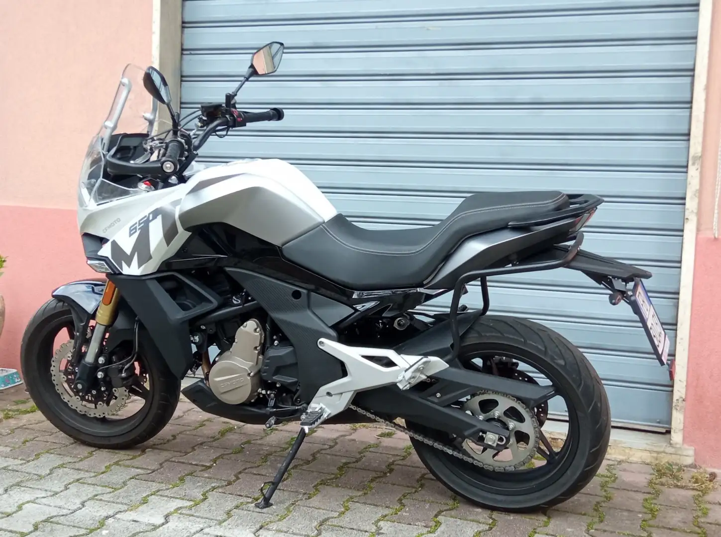 CFMOTO 650 MT Weiß - 2