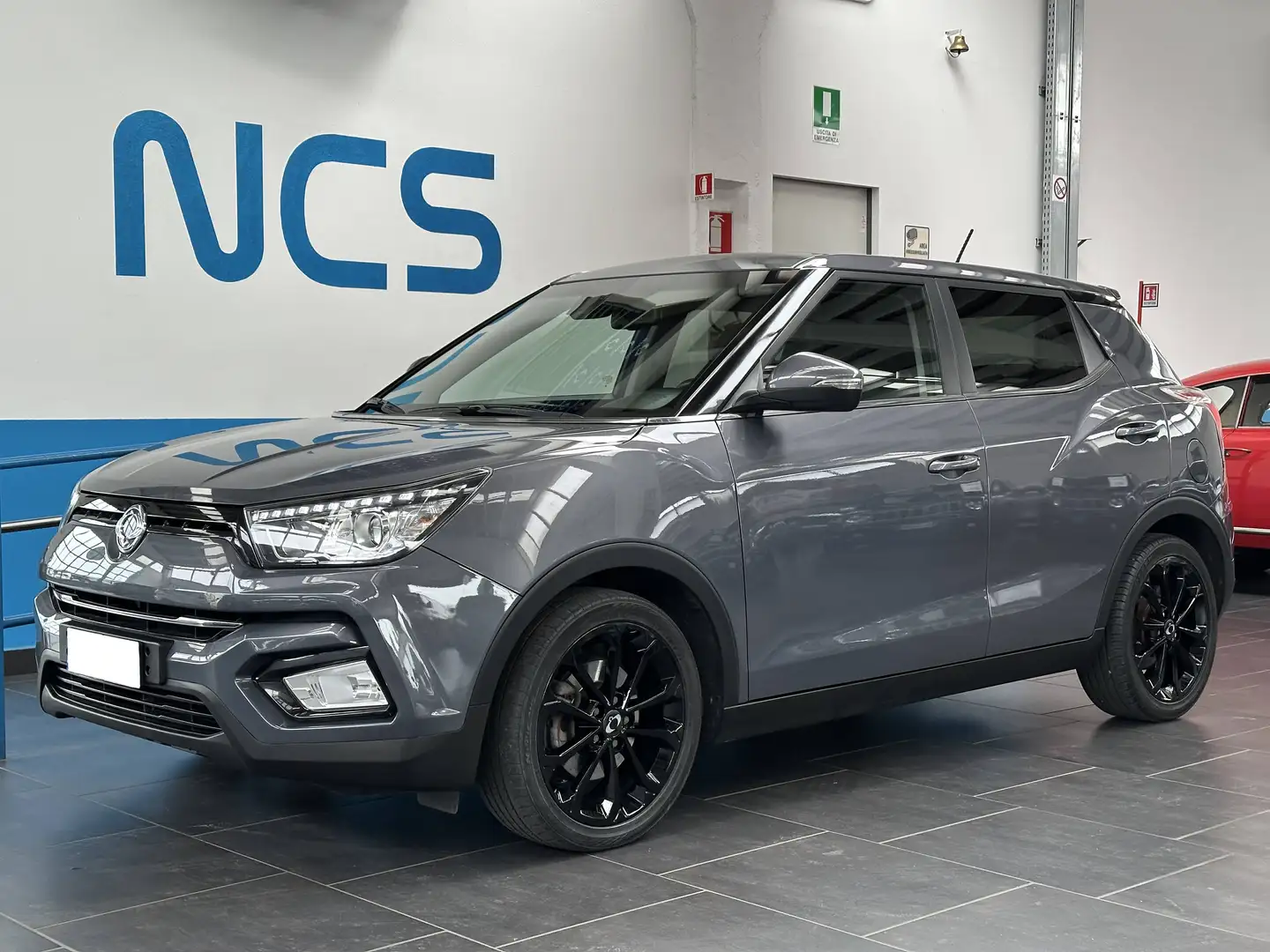 SsangYong Tivoli 1.6 I Lov It AWD AUTO Grigio - 2