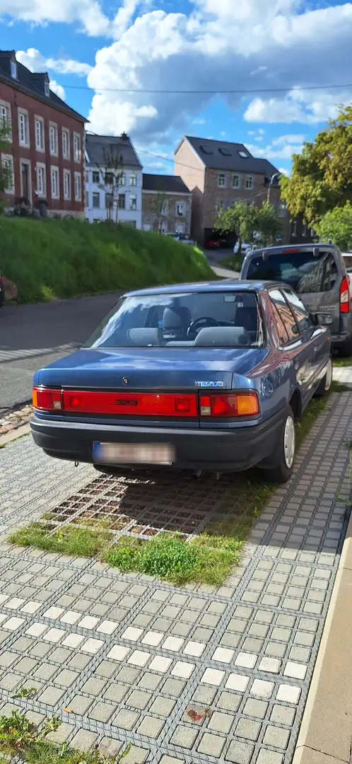 Mazda 323 1,3 Bleu - 1
