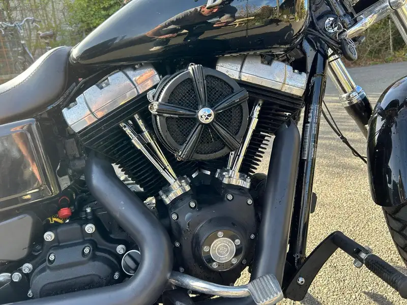 Harley-Davidson Dyna Street Bob - foto 5