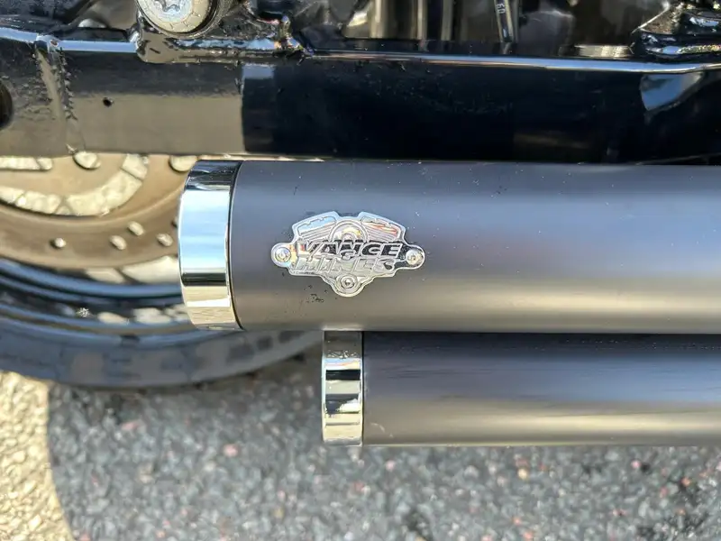 Harley-Davidson Dyna Street Bob - foto 4