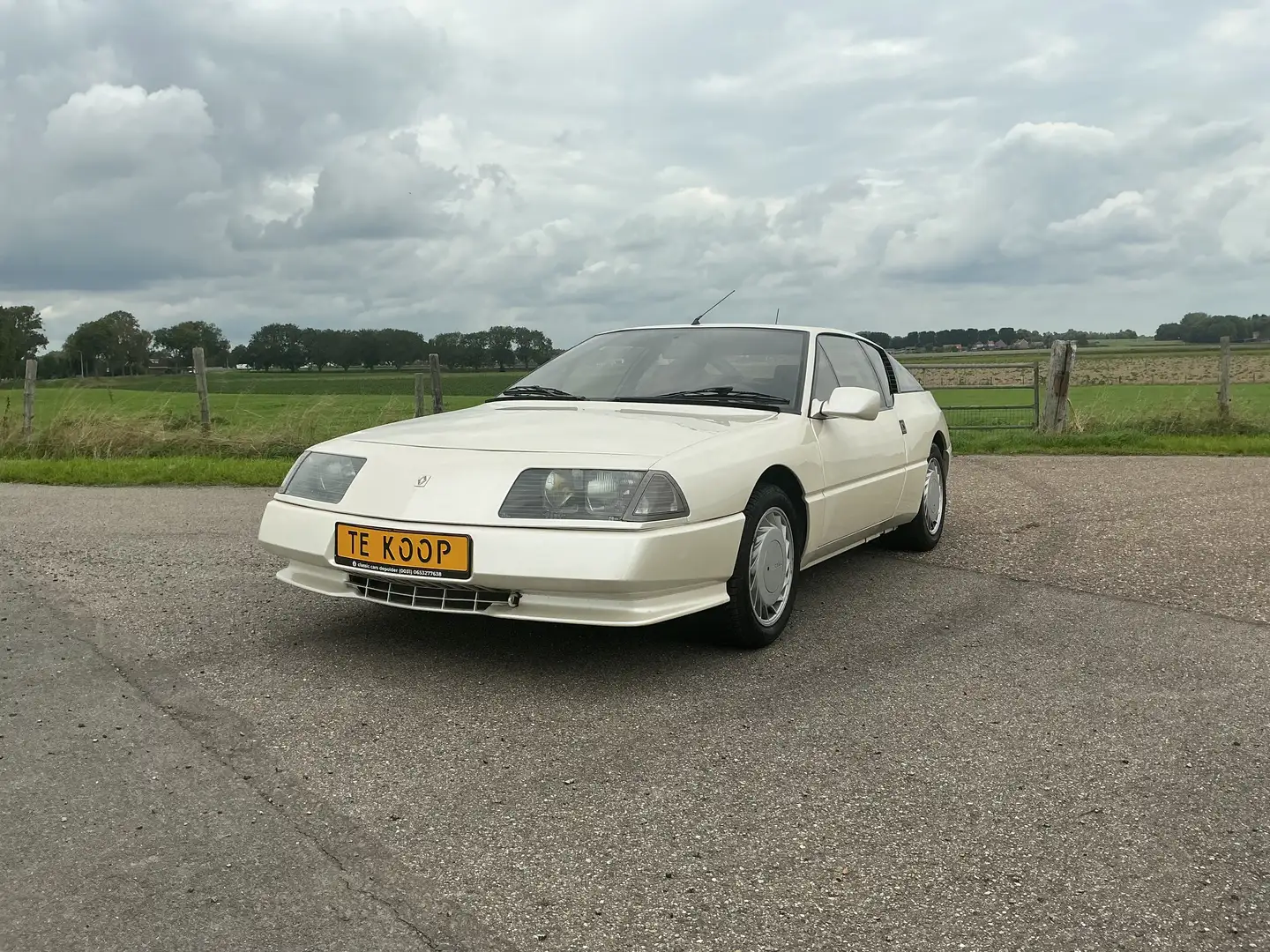 Renault Alpine A310 Coupe Weiß - 2