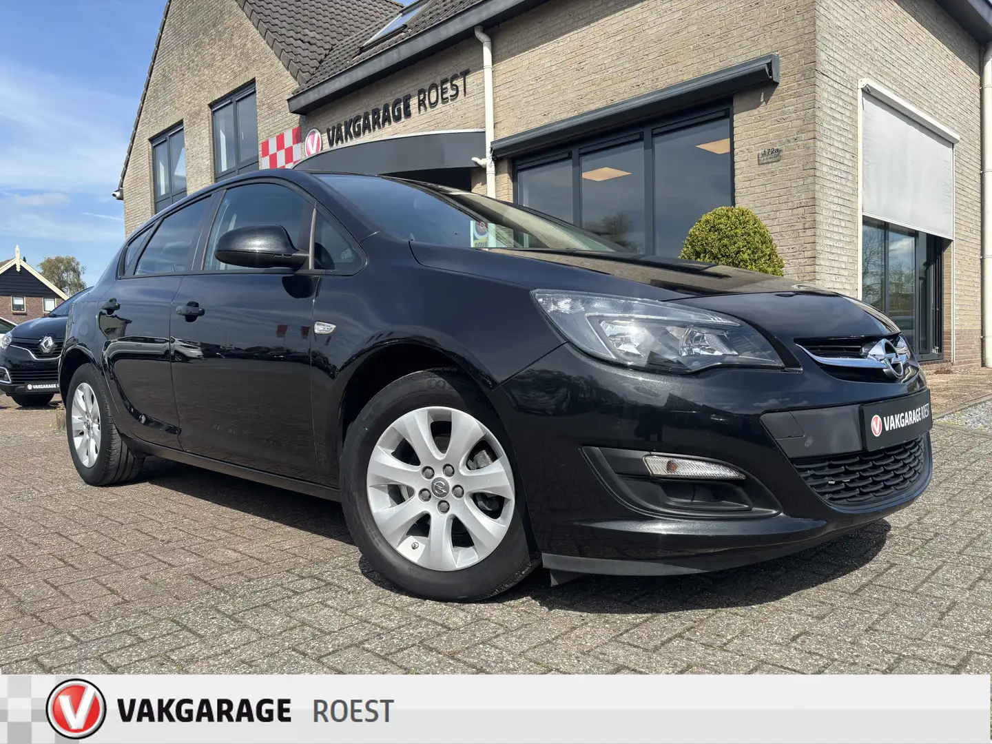 Opel Astra 5DRS 1.4 Business + Navigatie / Cruise control / P Zwart - 1