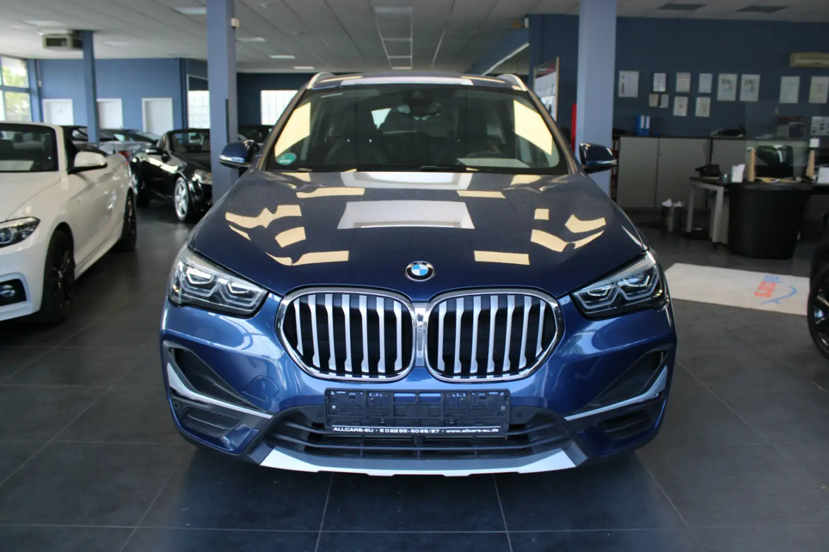 BMW X1 sDrive 20i Aut. xLine Blau - 2