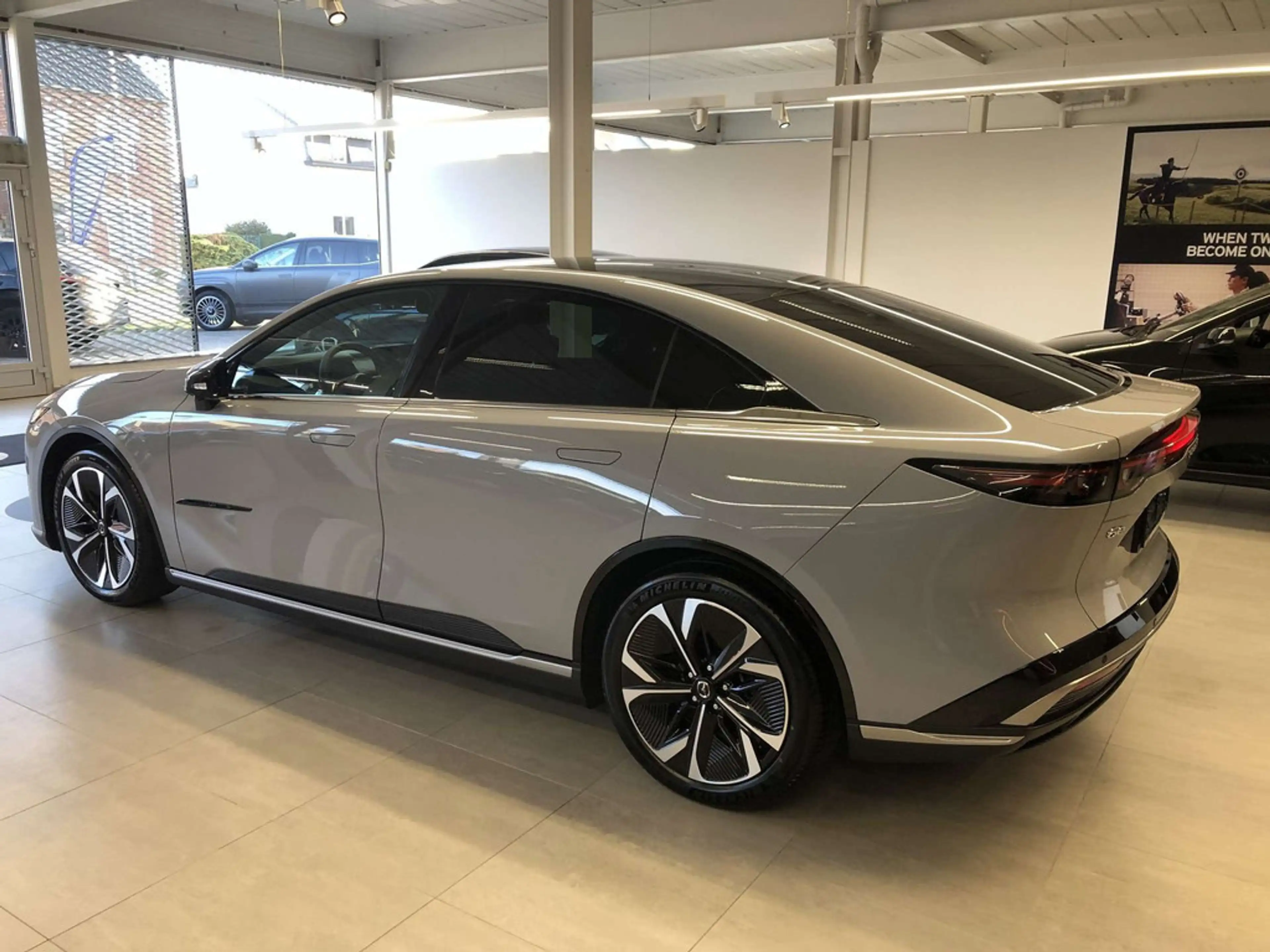 Mazda 6e 80 kWh Long Range Takumi — photo 8