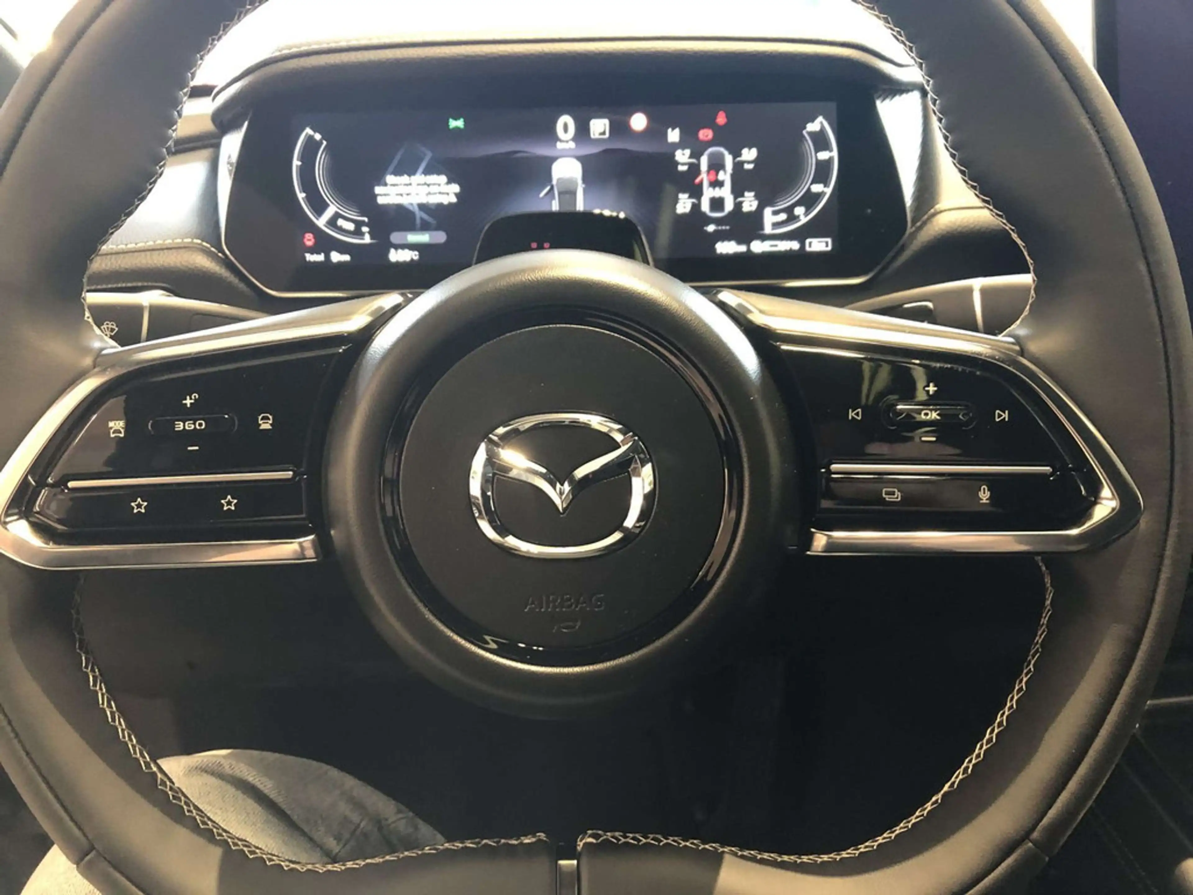Mazda 6e 80 kWh Long Range Takumi — photo 11