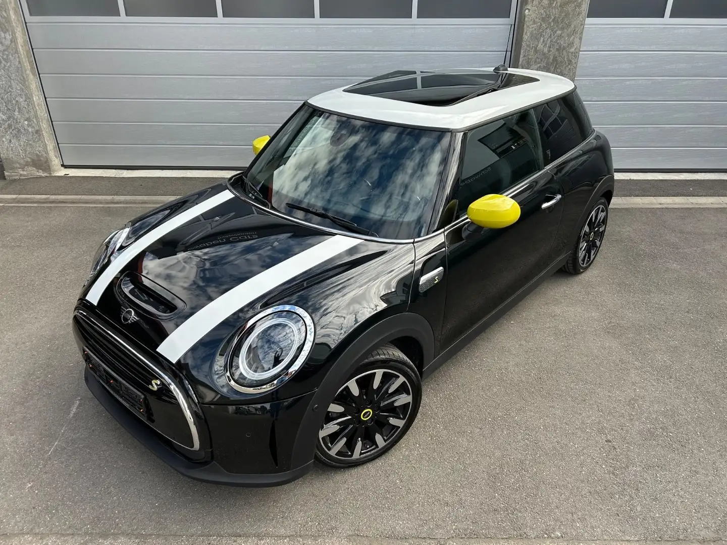 MINI Cooper SE "YOURS" Panoramadach HUD HiFi H&K 17" Schwarz - 2