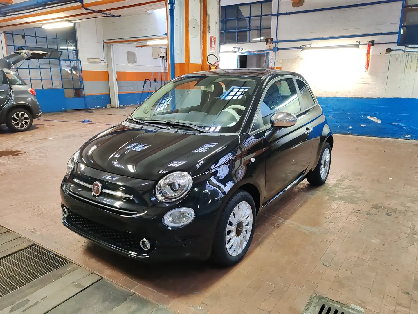 Fiat 500 1.0 hybrid 70cv Style+Comfort Zwart - 1