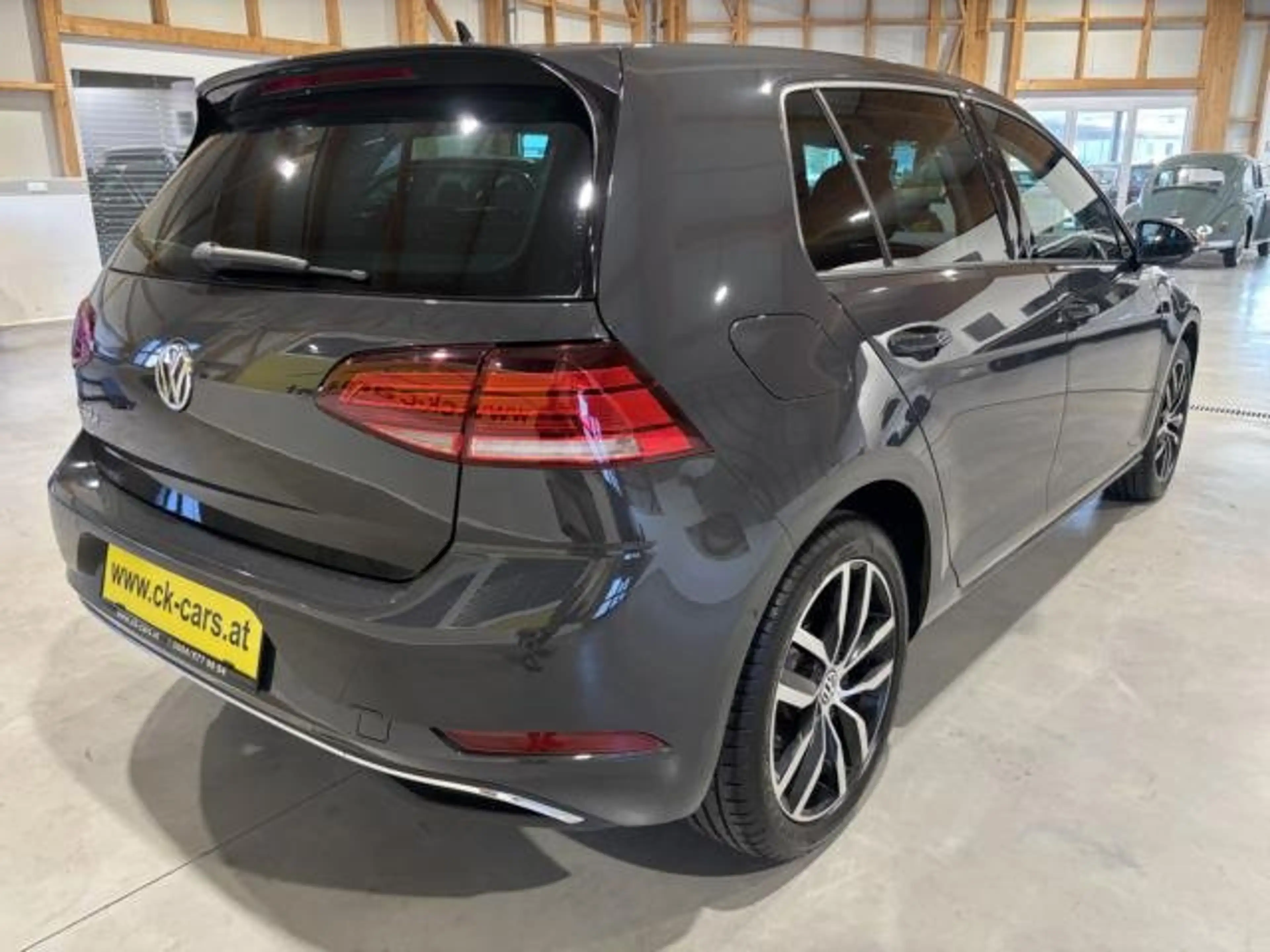Volkswagen e-Golf e-Golf 35,8kWh (mit Batterie) LED XENON NAVI PDC — photo 7