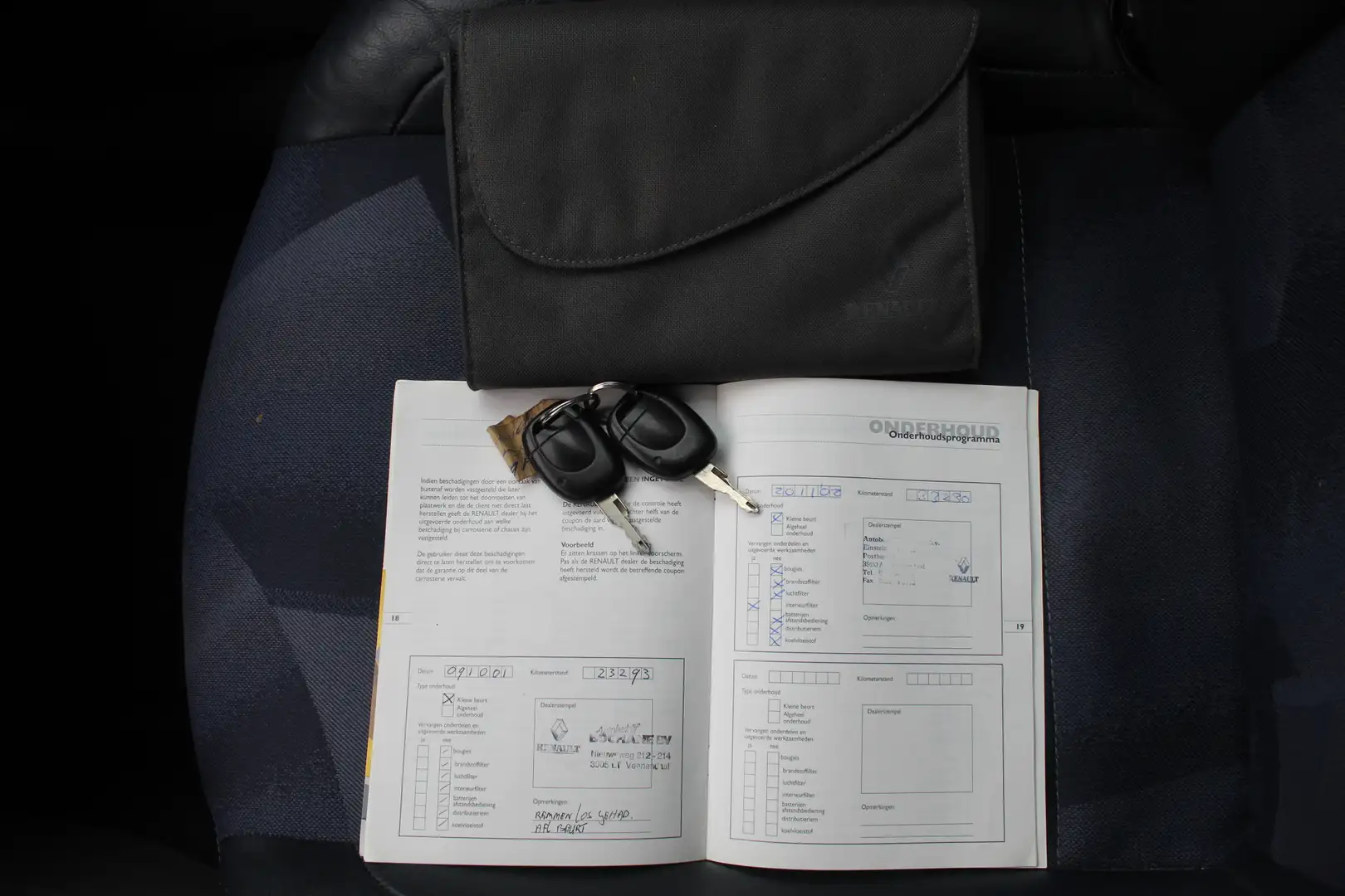 Renault Clio 1.6-16V *meeneemprijs*/Airco/Radio-CD speler/Elekt Grijs - 2