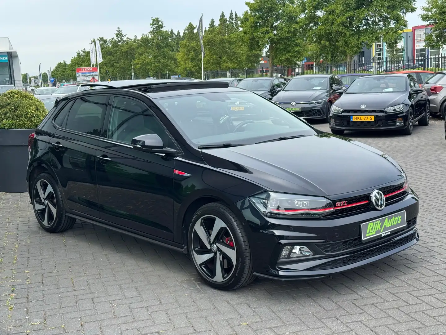 Volkswagen Polo GTI 2.0 TSI * Panoramadak * Stoelverwarming * Camera Zwart - 2