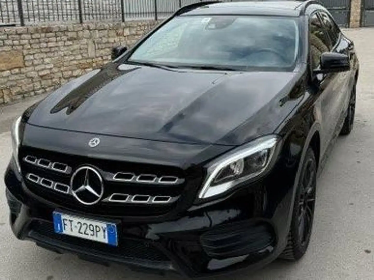 Mercedes-Benz GLA 200 GLA-X156 2017 d Night Edition auto Black - 1