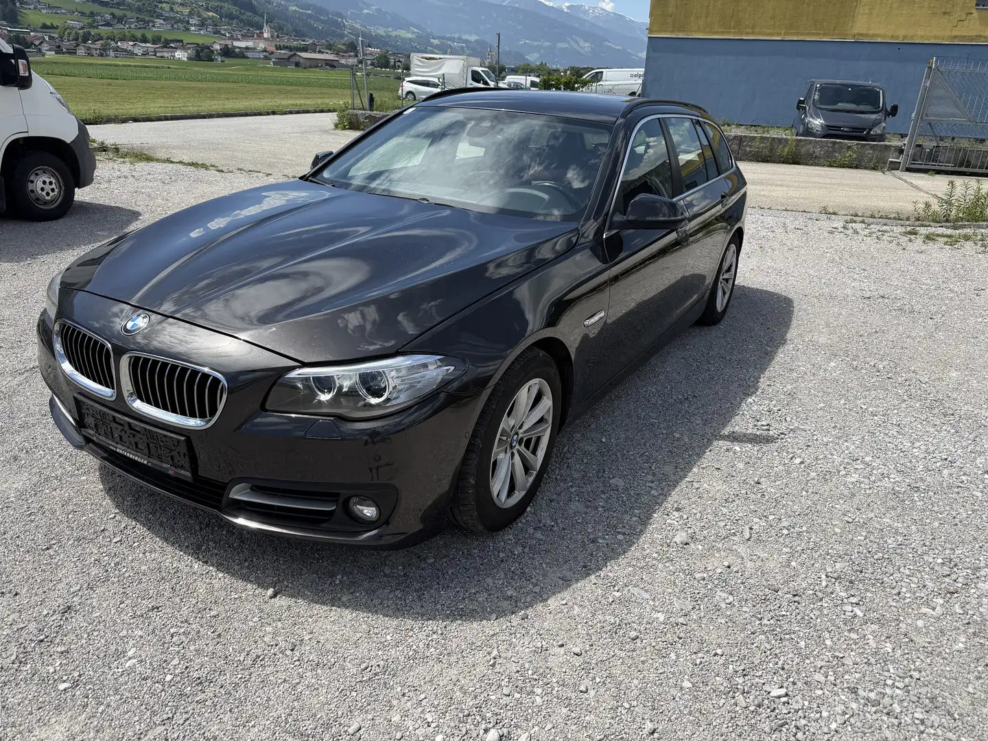 BMW 520 520d xDrive Touring Österreich-Paket Aut. - 2