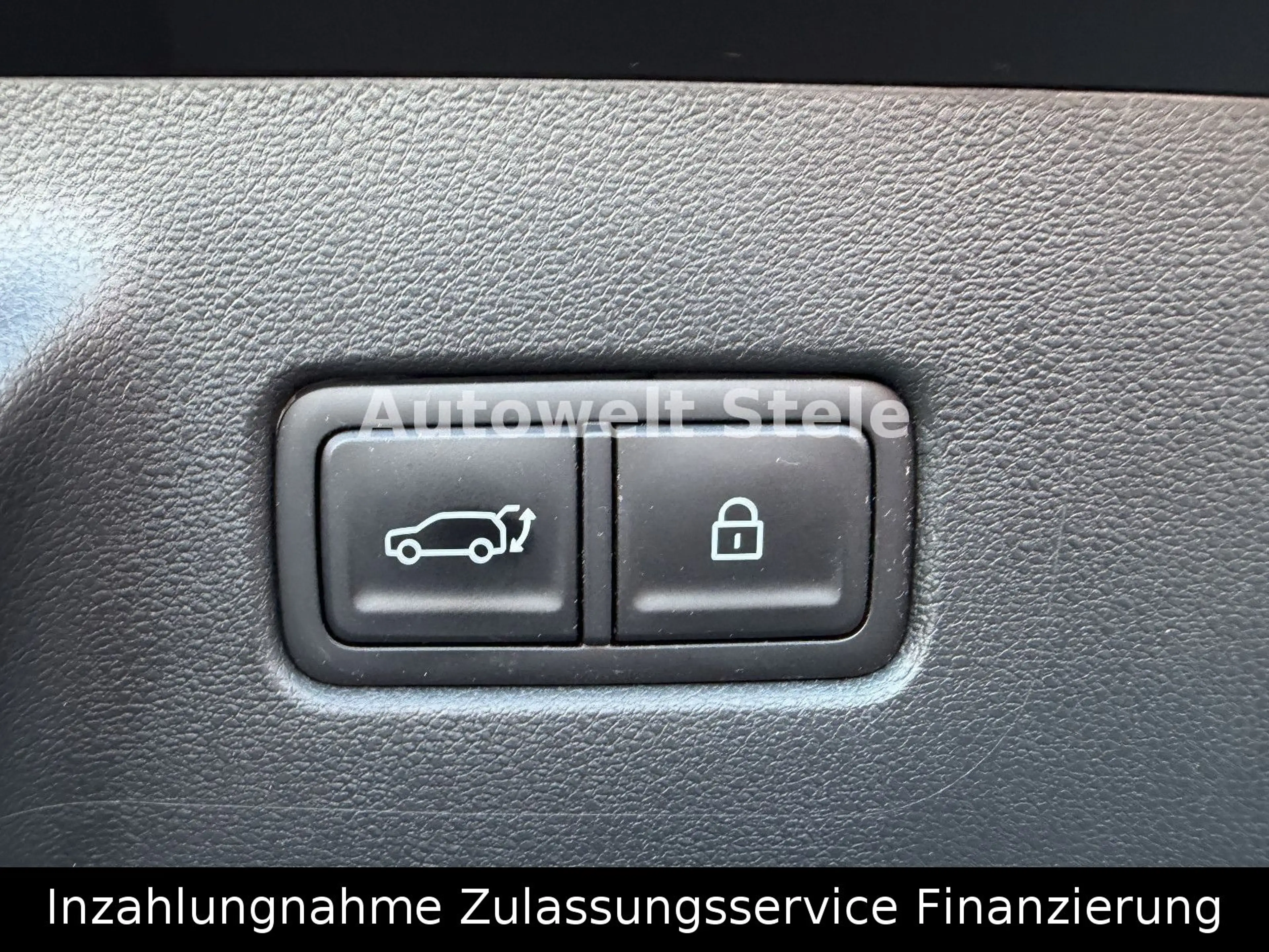 Hyundai SANTA FE 1.6 T-GDI PHEV Signature Nav Pano Leder — photo 12
