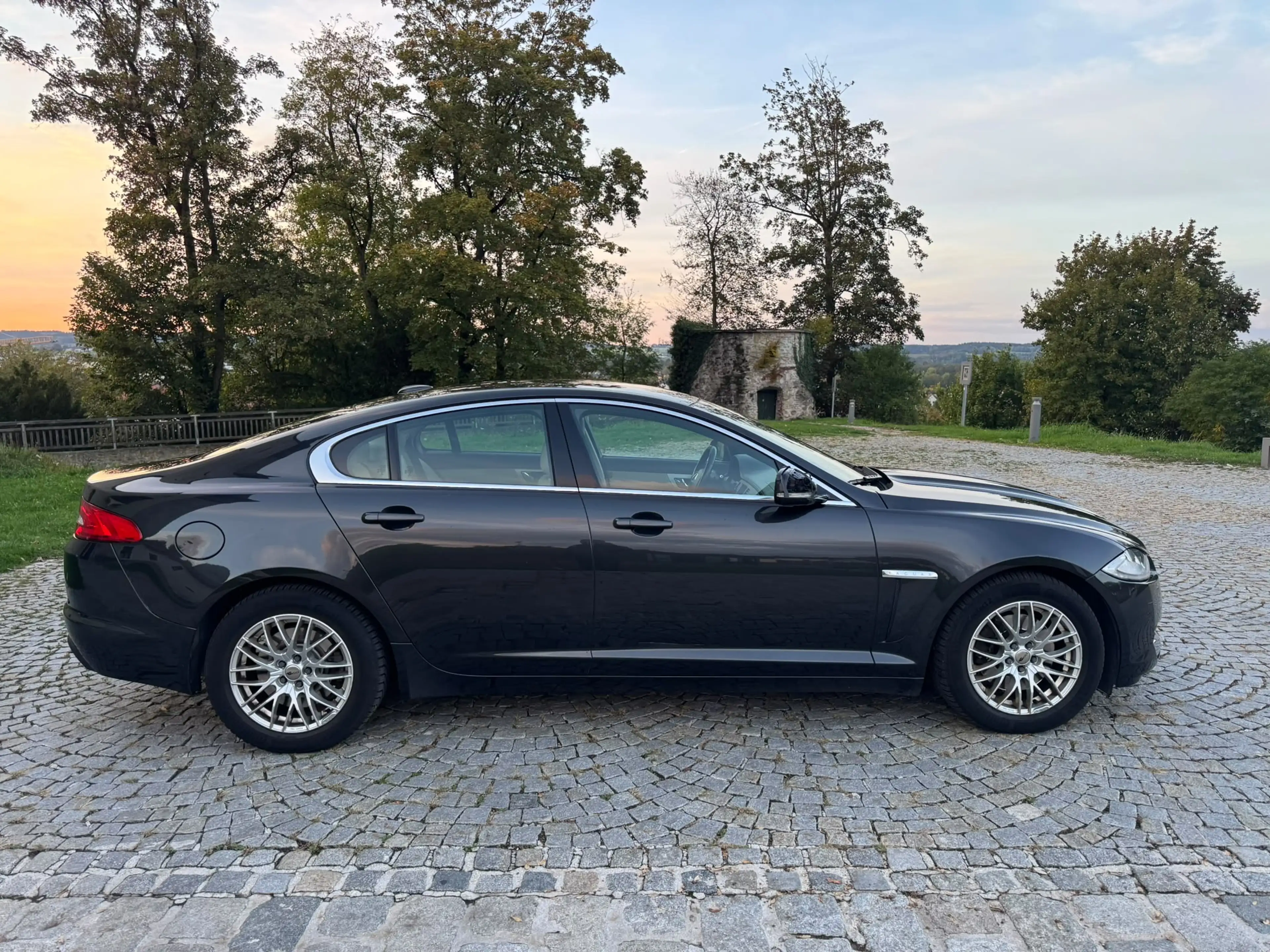 Jaguar XF 2.2 Diesel — photo 8