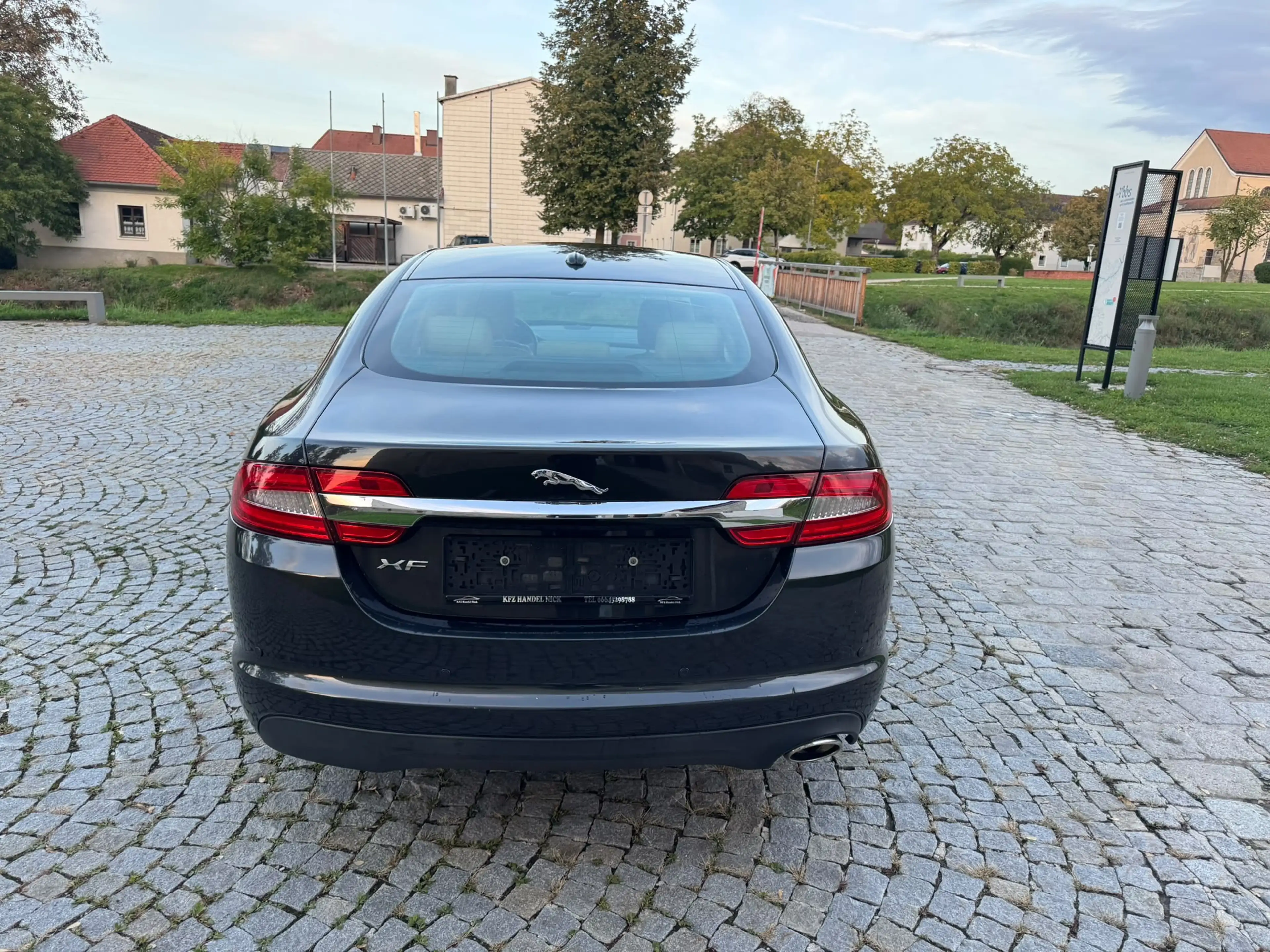Jaguar XF 2.2 Diesel — photo 7