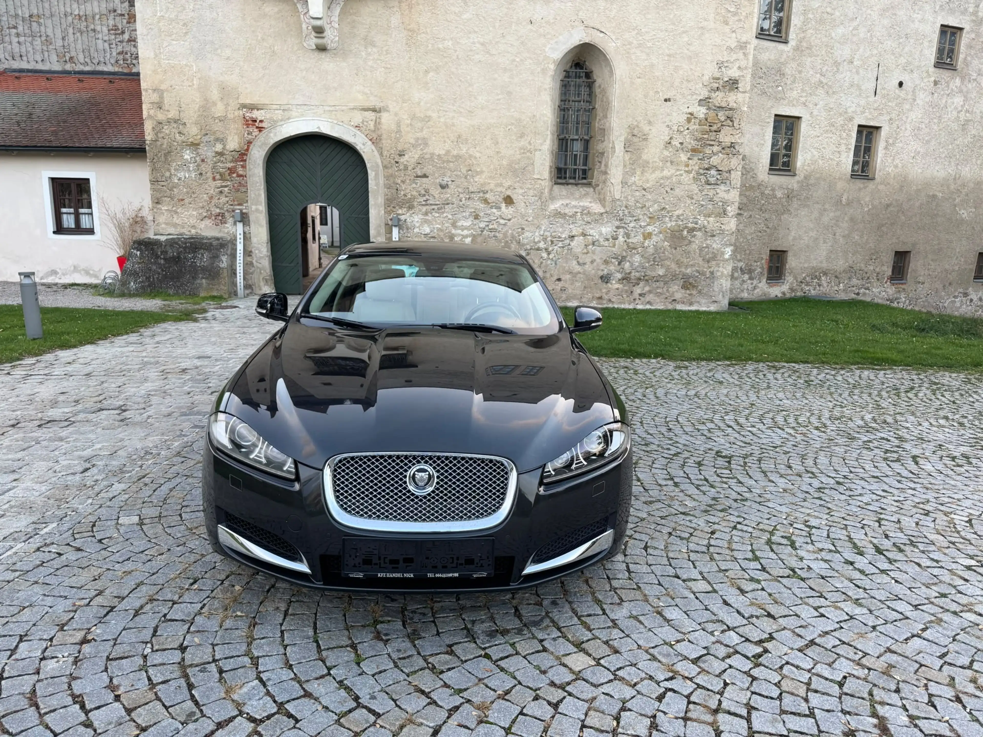 Jaguar XF 2.2 Diesel — photo 4