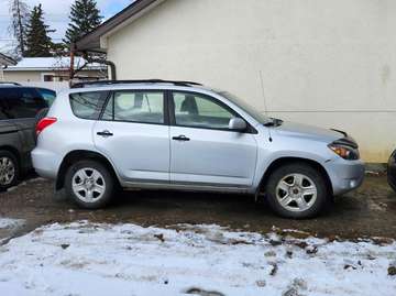 4WD 4dr V6 Base