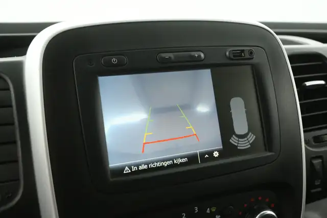 Renault Trafic view 12
