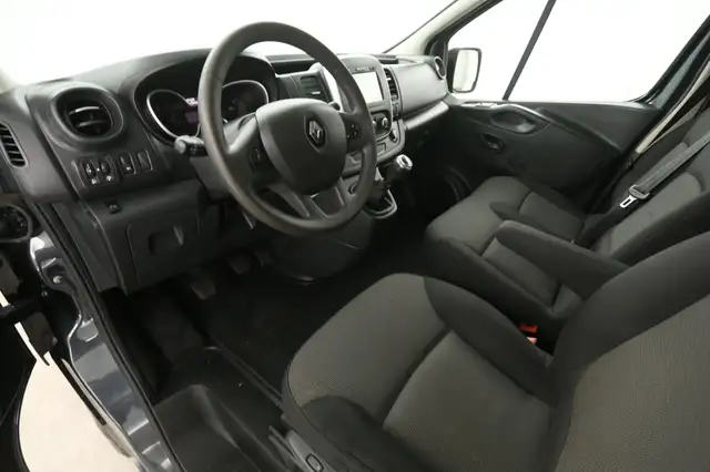 Renault Trafic view 22