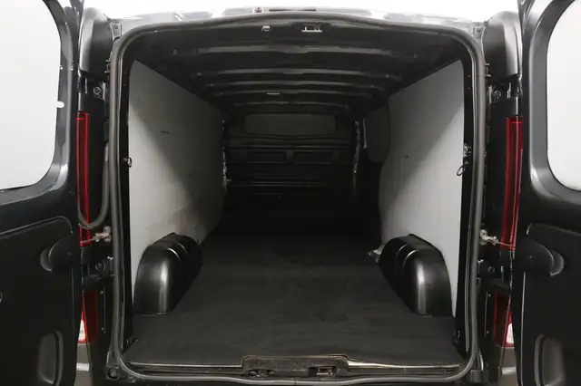 Renault Trafic view 3