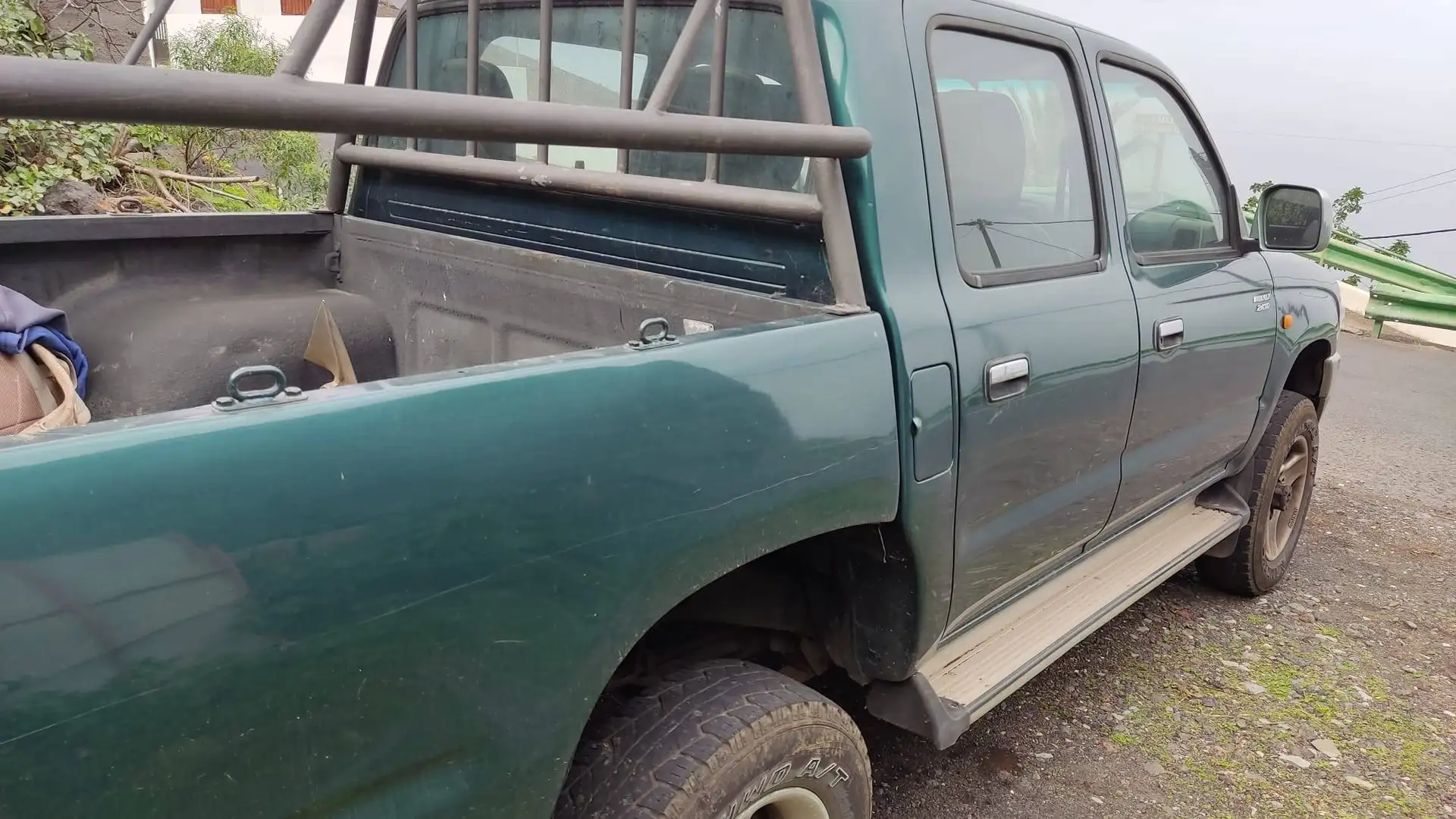 Toyota Hilux Hilux 2.4 D 4x4 Doble Cabina Verde - 2