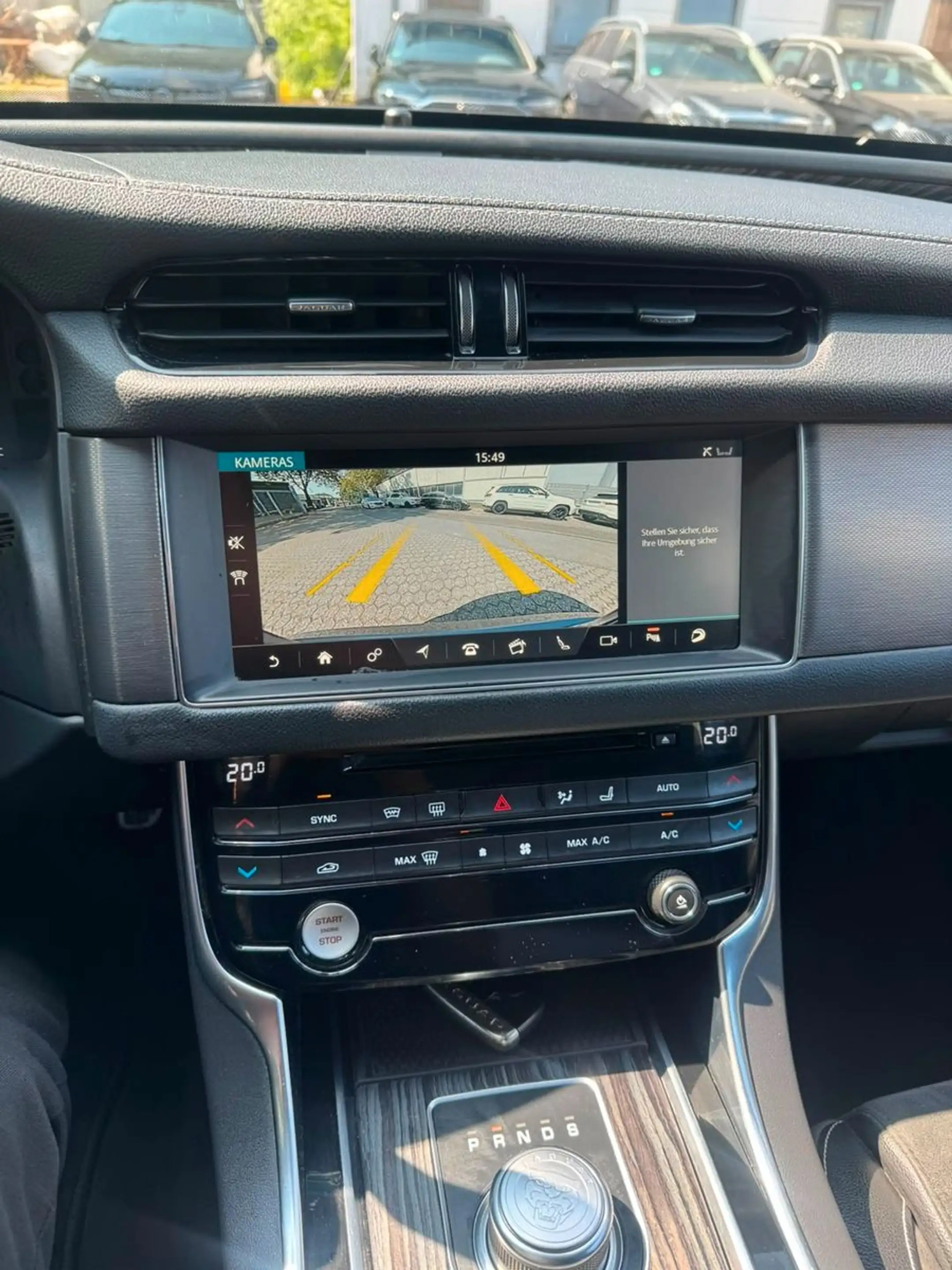 Jaguar XF 30d Sportbrake S — photo 14