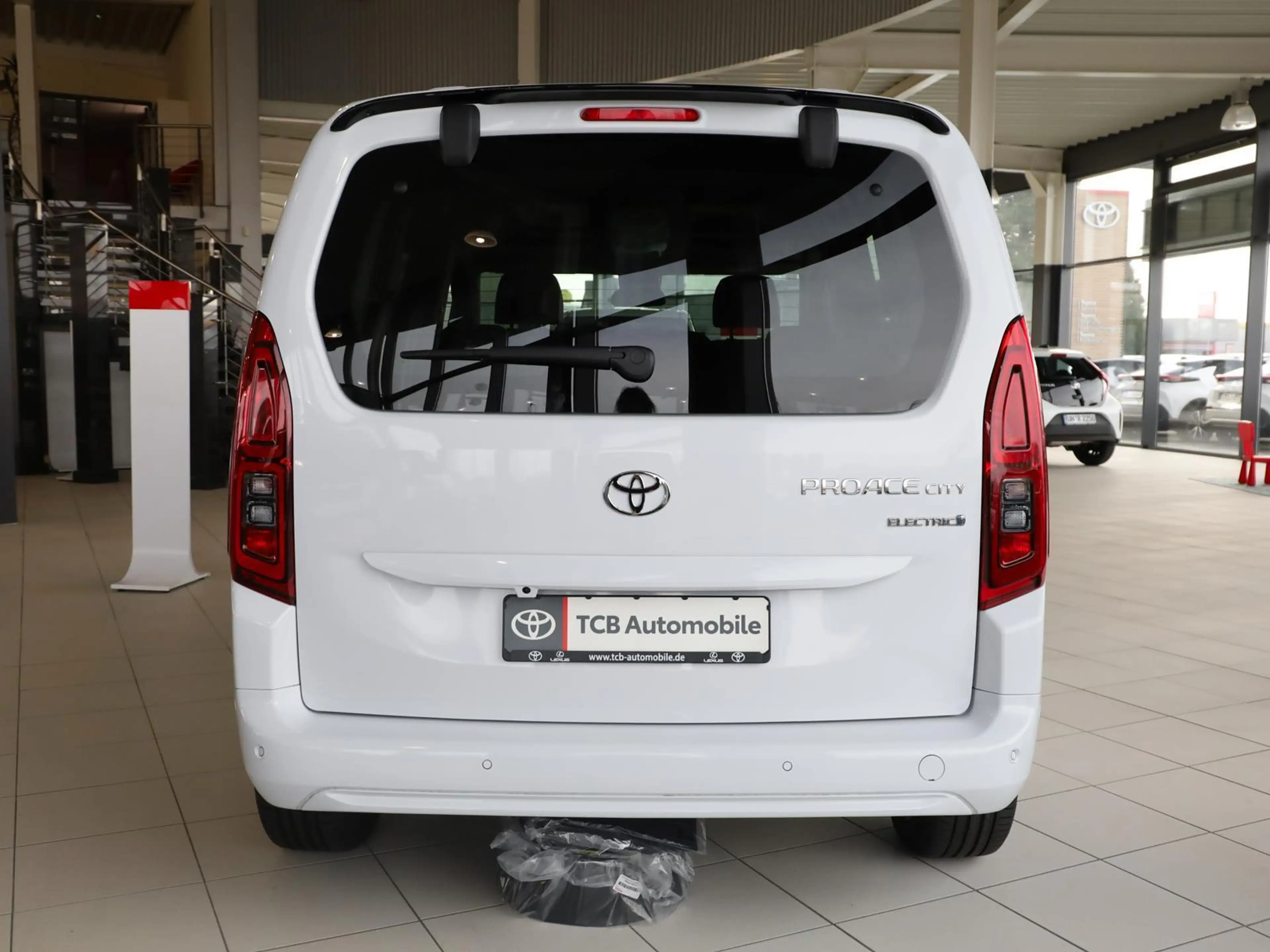 Toyota Proace City Verso Electric L1 Lounge NAVI SHZ BT — photo 4