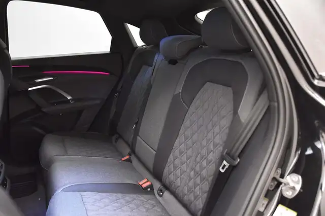 Audi Q5 view 14