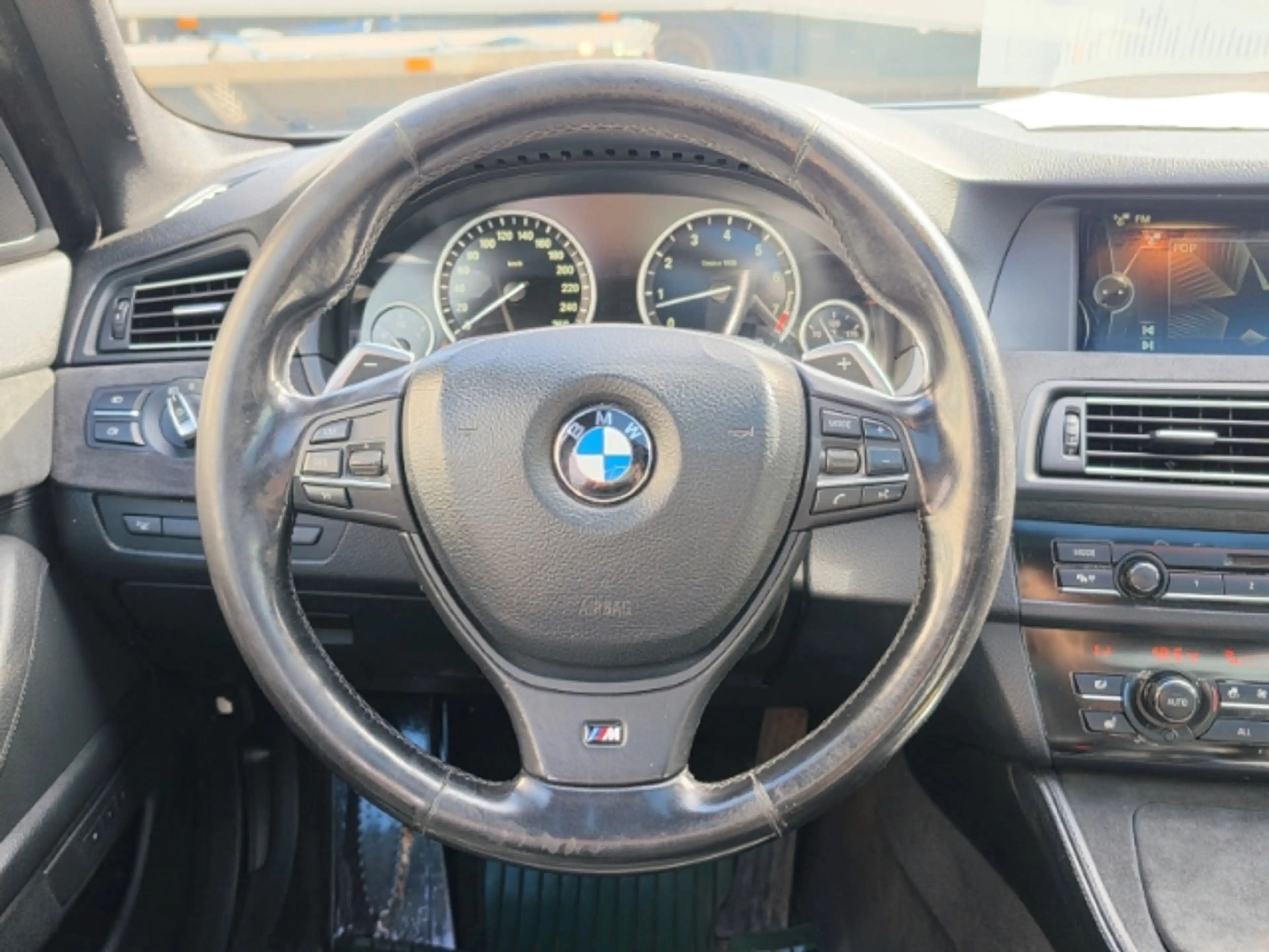 BMW 535 i xDrive — photo 12