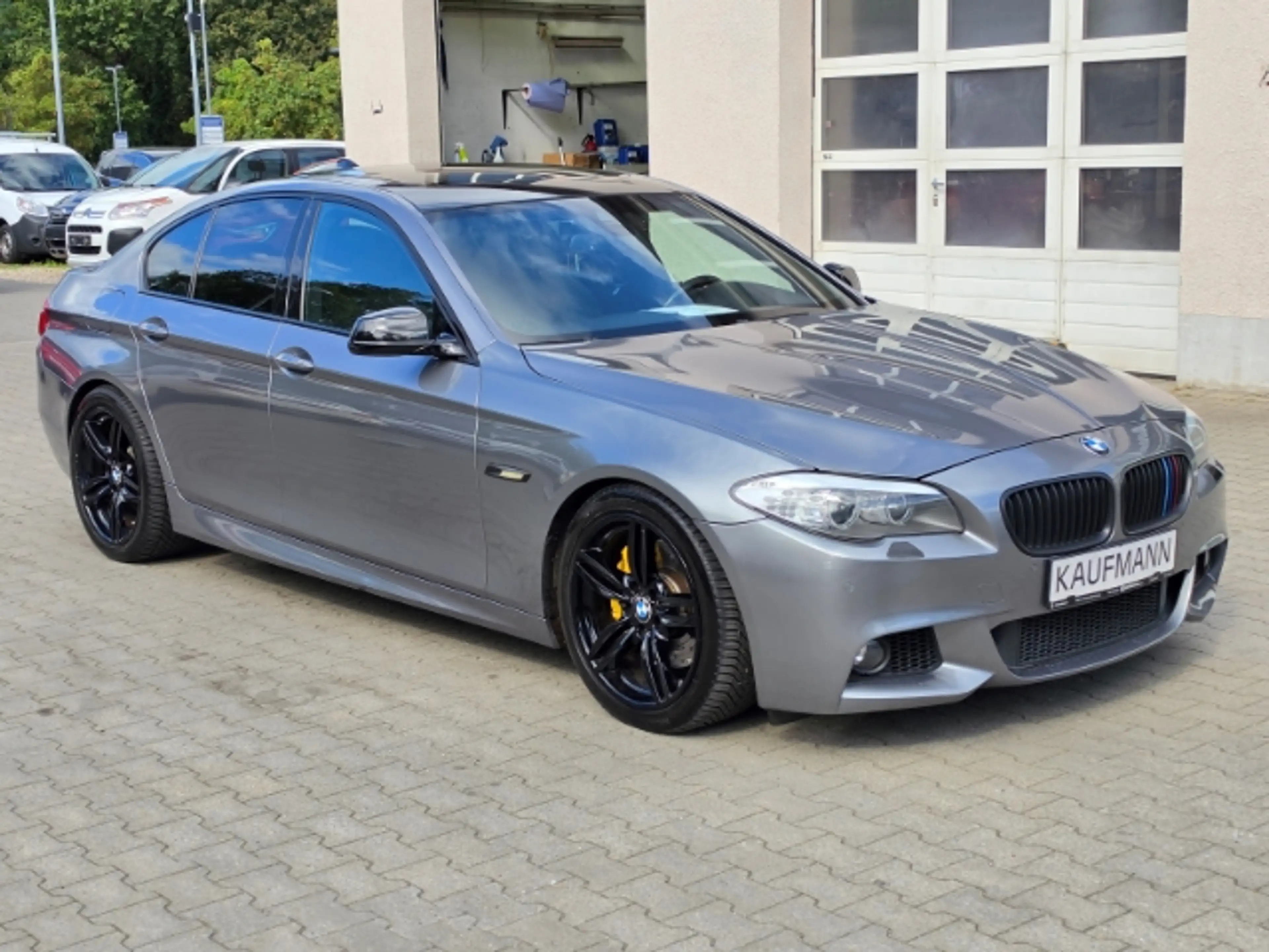BMW 535 i xDrive — photo 3