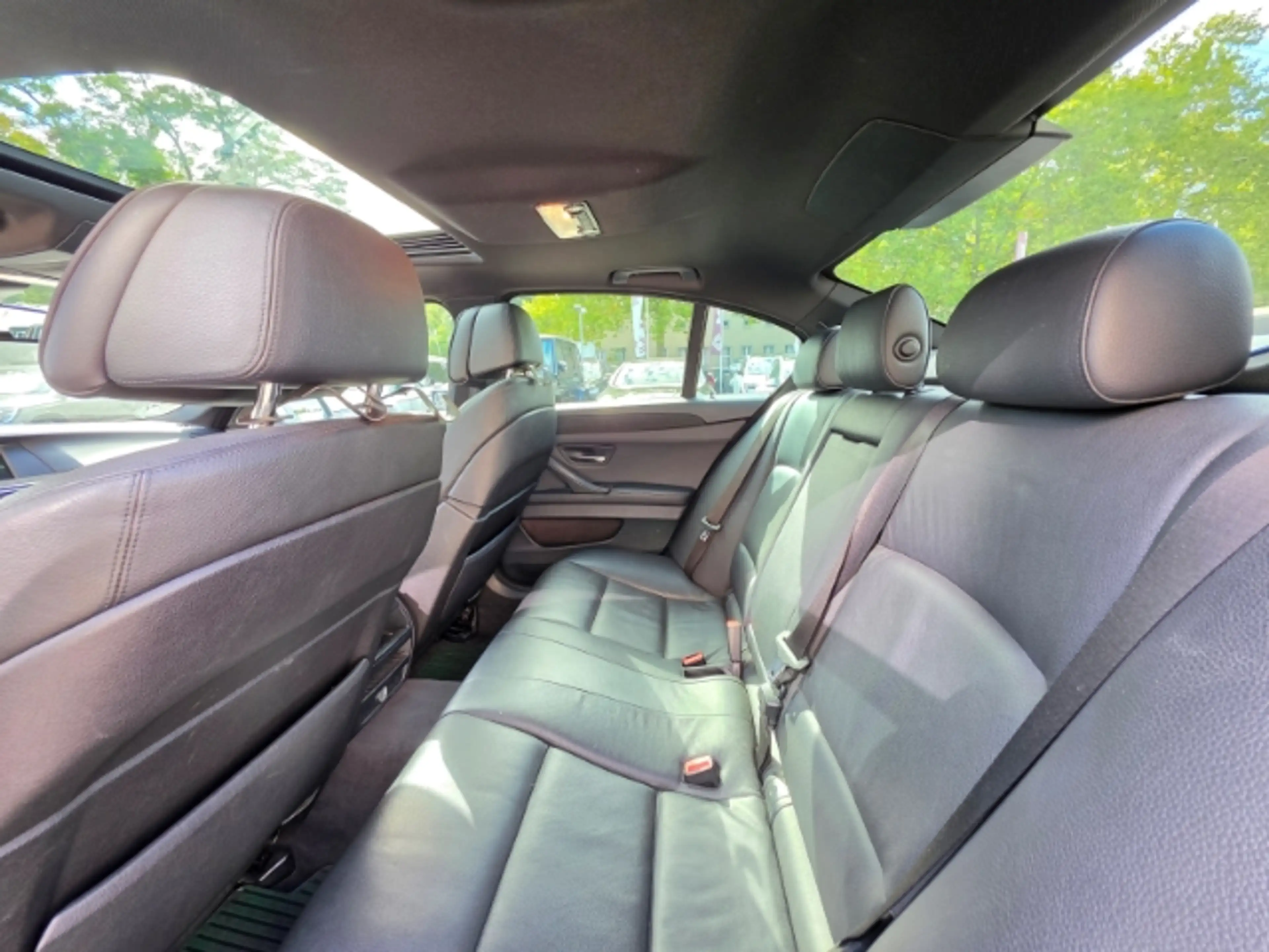 BMW 535 i xDrive — photo 8