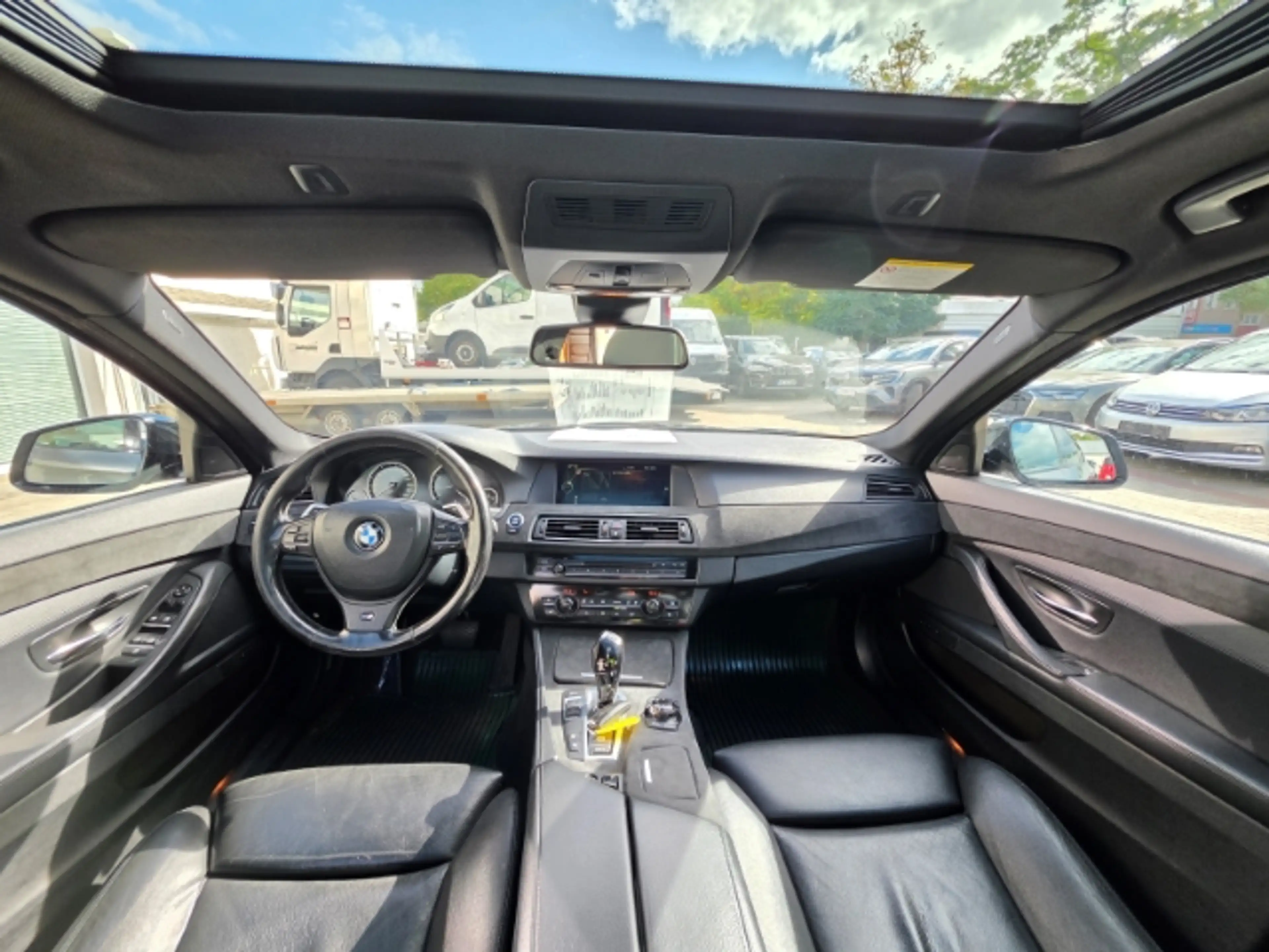 BMW 535 i xDrive — photo 11