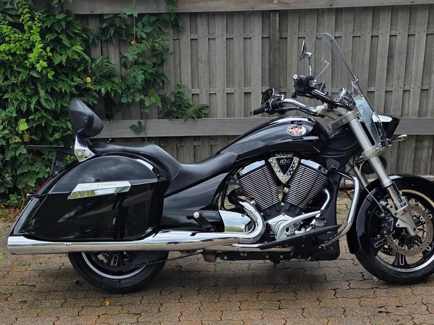 Victory Cross Roads Schwarz - 1