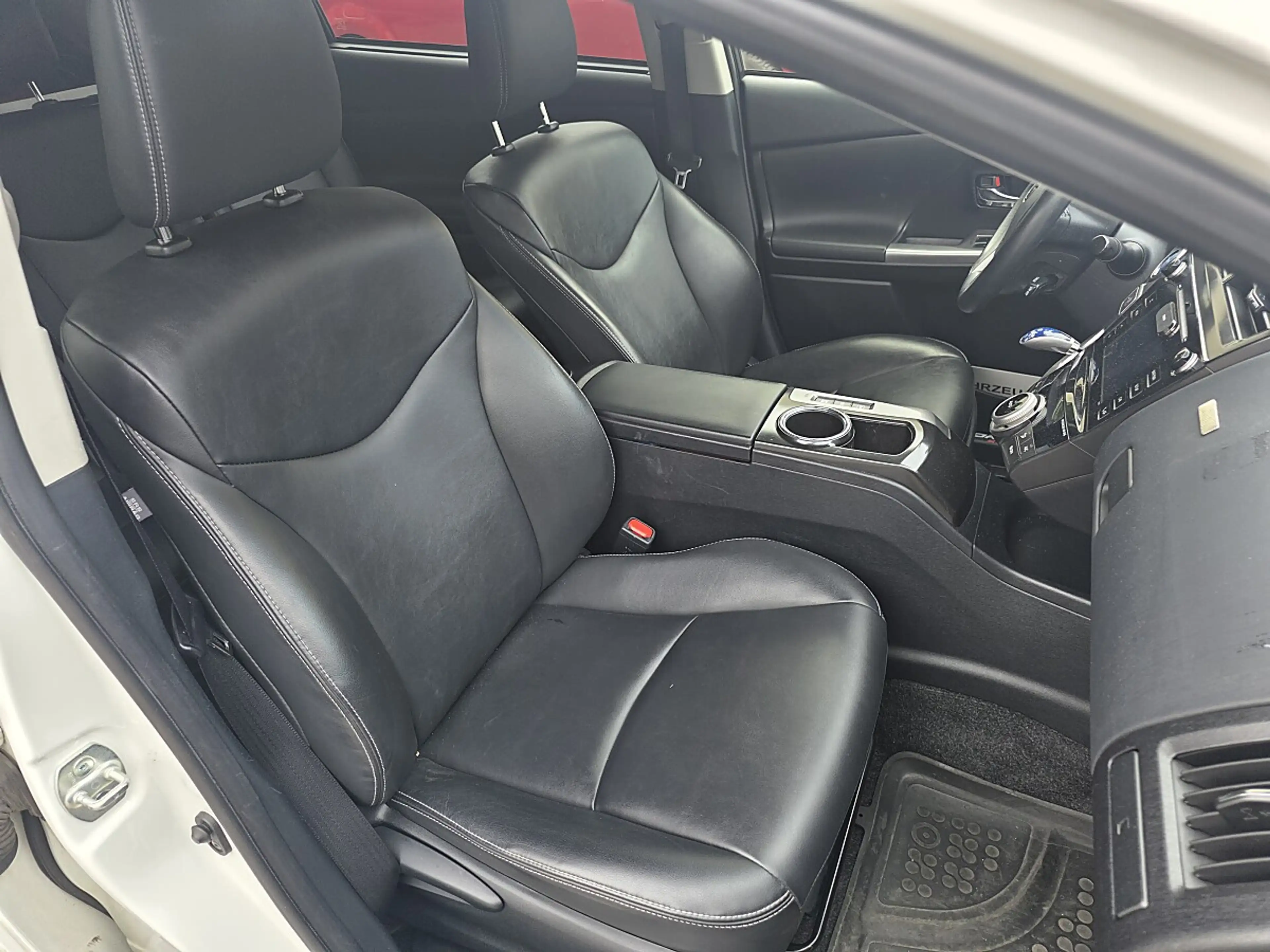 Toyota Prius + 1,8 VVT-i Hybrid Lounge 7 - Sitzes — photo 10