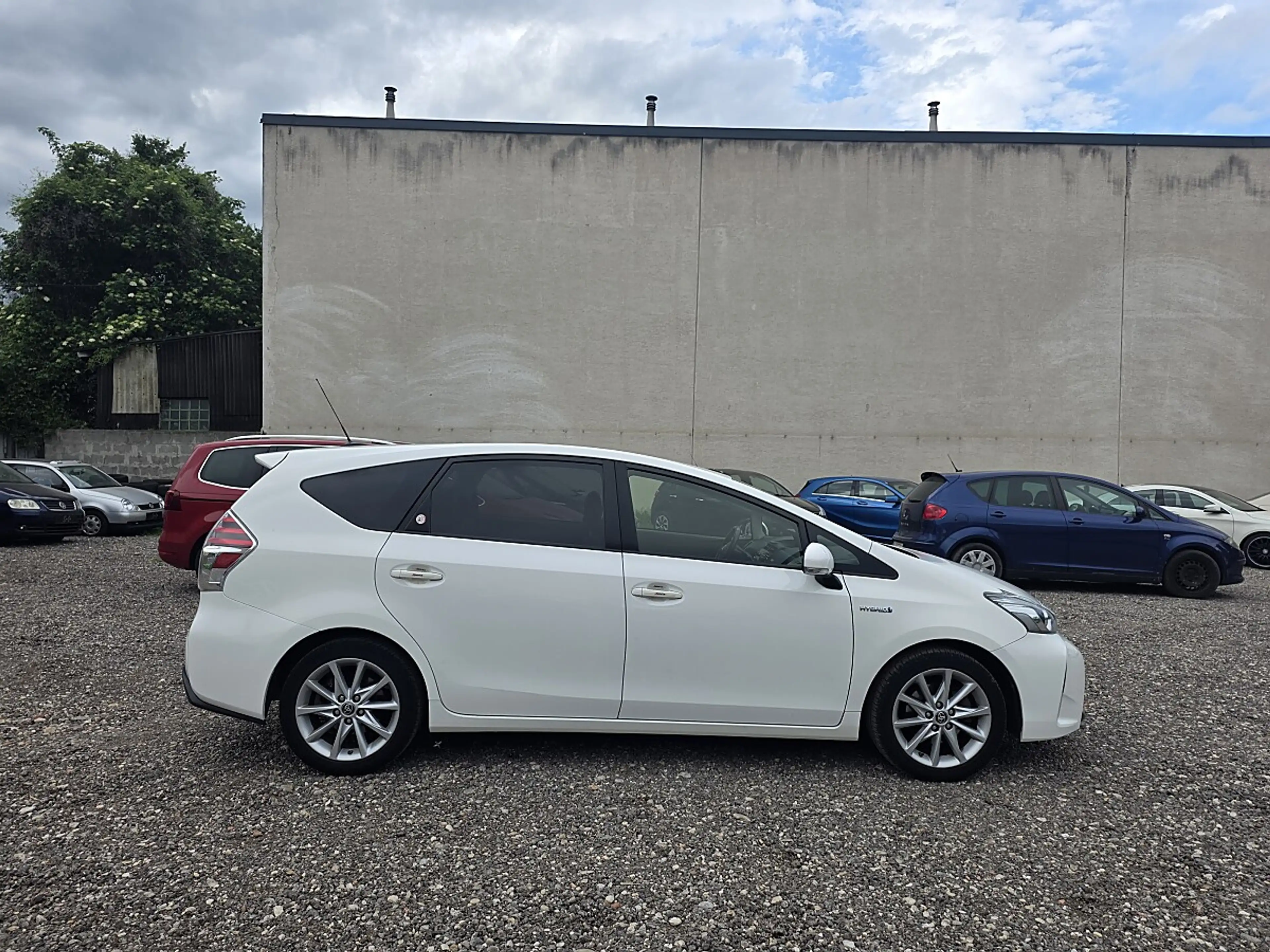 Toyota Prius + 1,8 VVT-i Hybrid Lounge 7 - Sitzes — photo 5