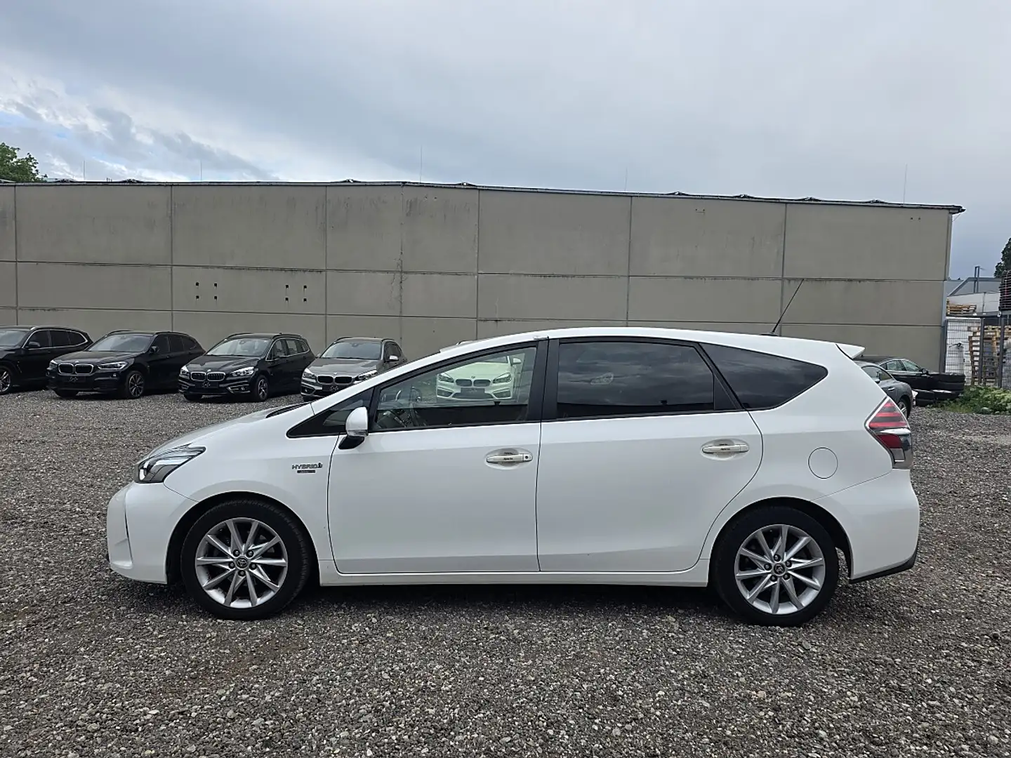 Toyota Prius + 1,8 VVT-i Hybrid Lounge 7 - Sitzes Weiß - 2